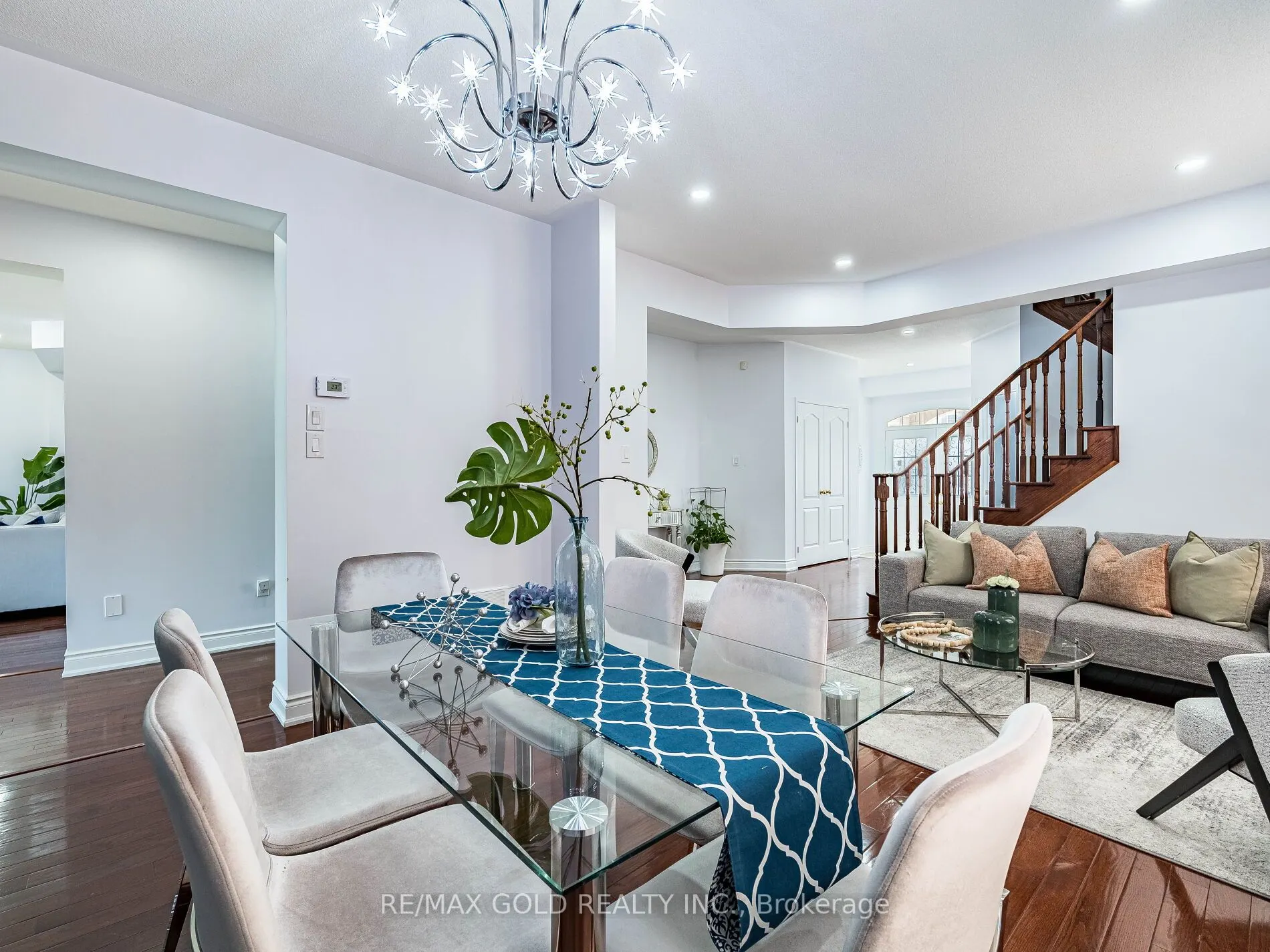36 Treegrove Crescent