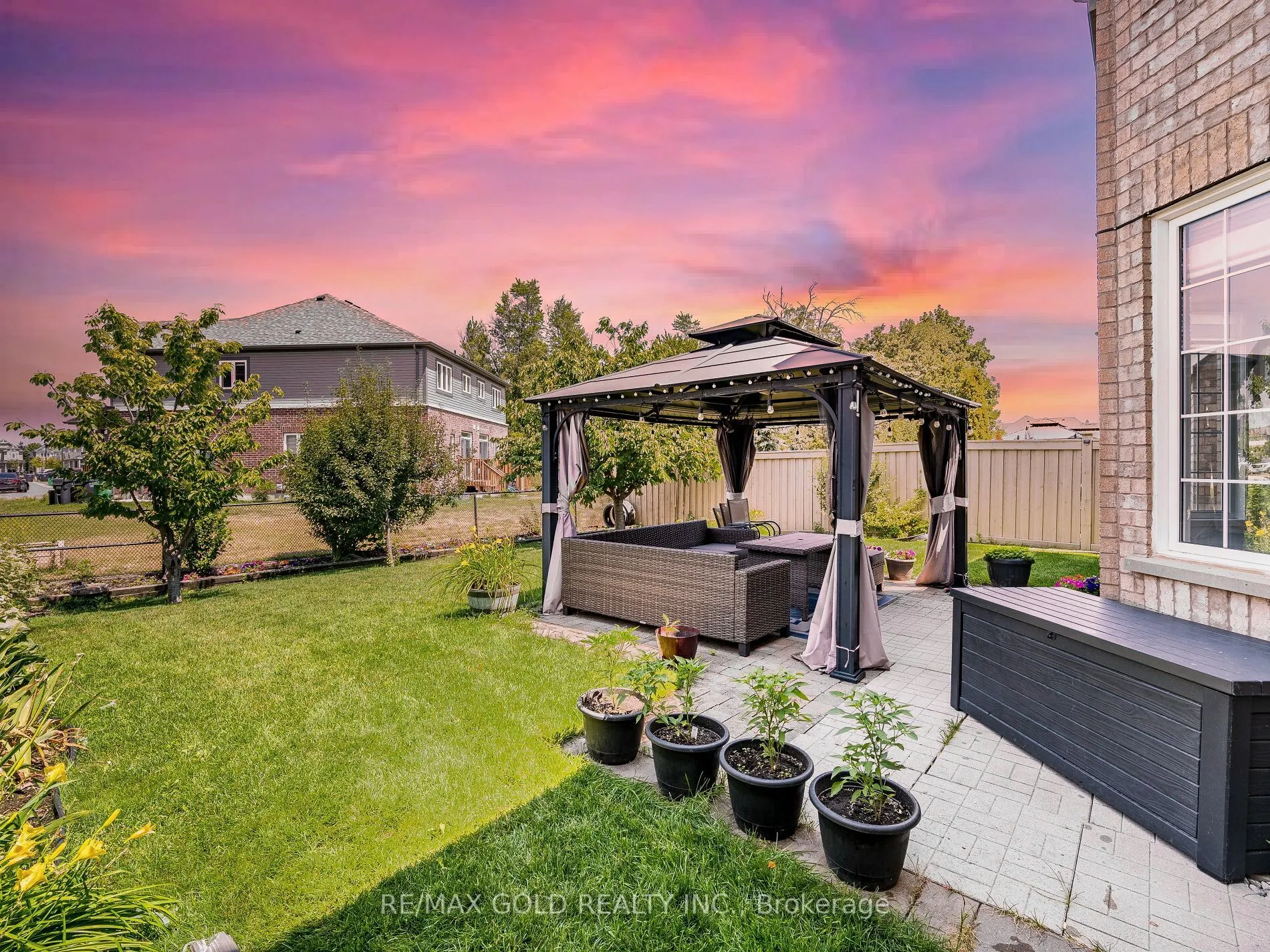 36 Treegrove Crescent