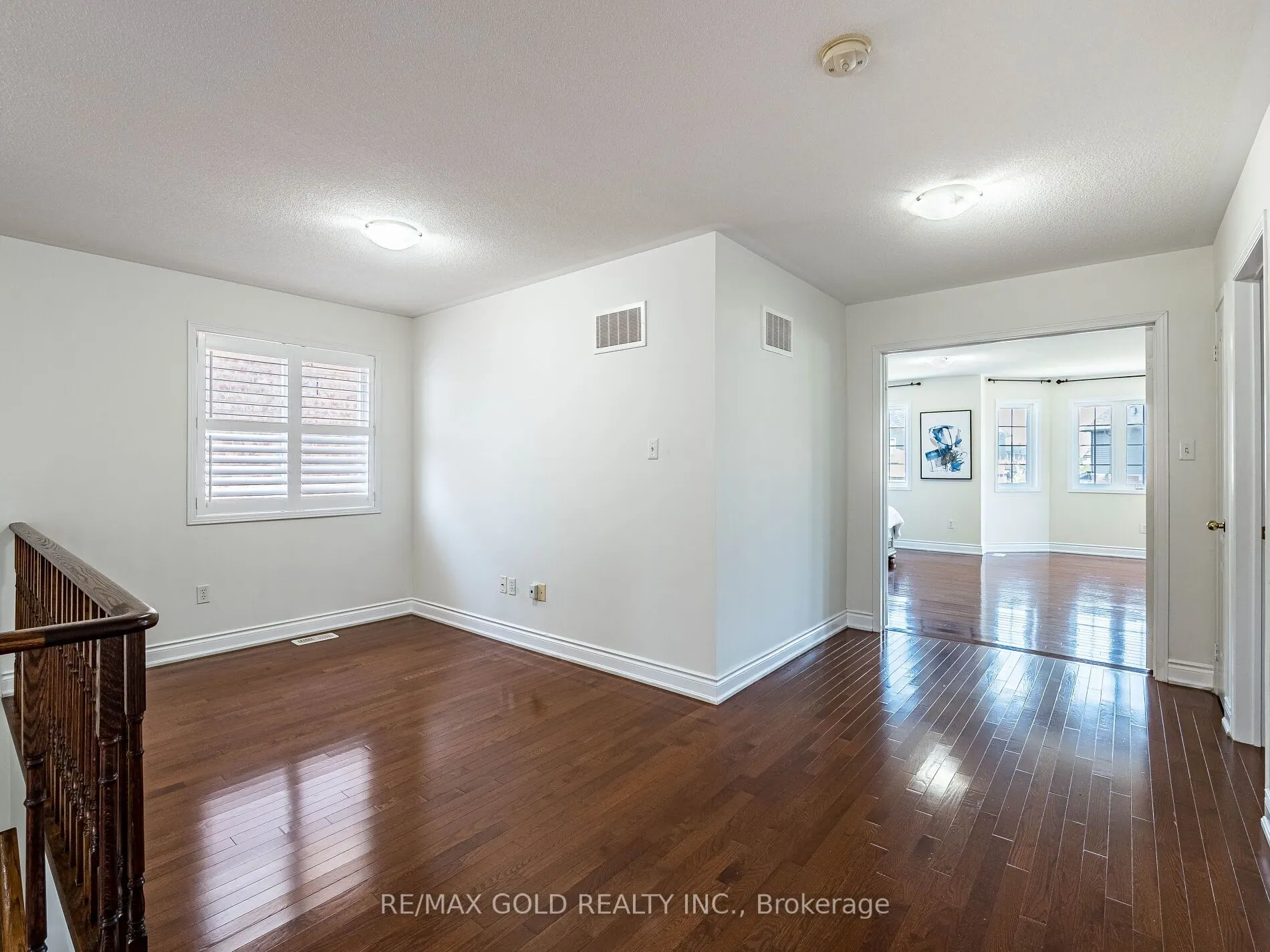 36 Treegrove Crescent