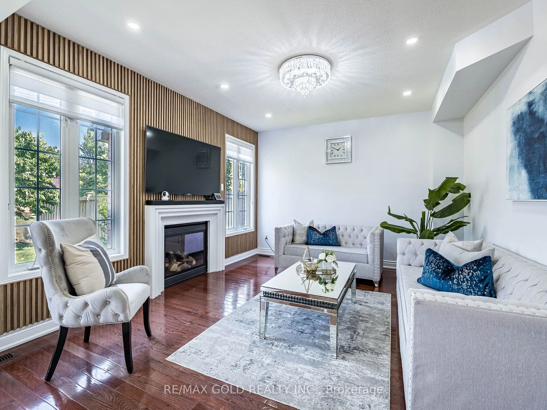 36 Treegrove Crescent