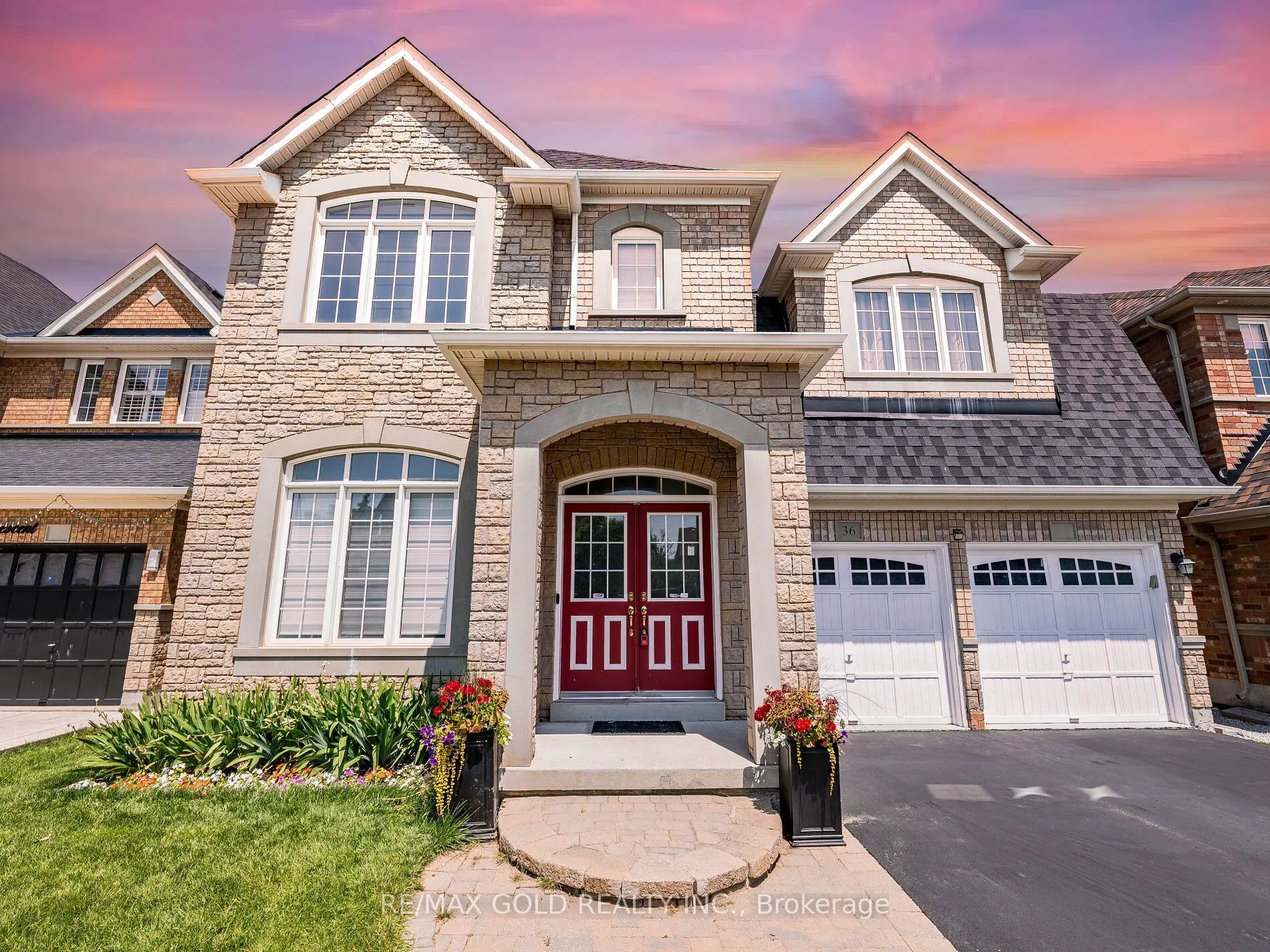 36 Treegrove Crescent