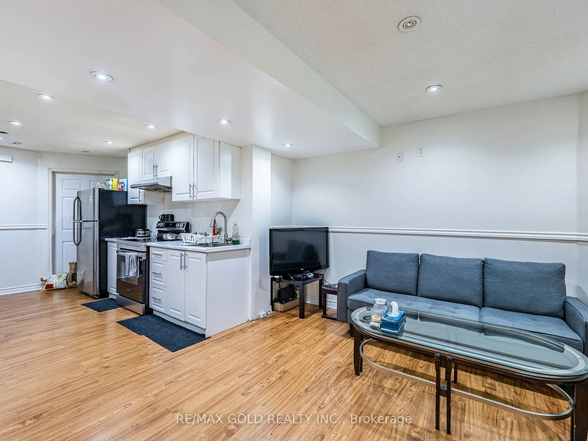 36 Treegrove Crescent