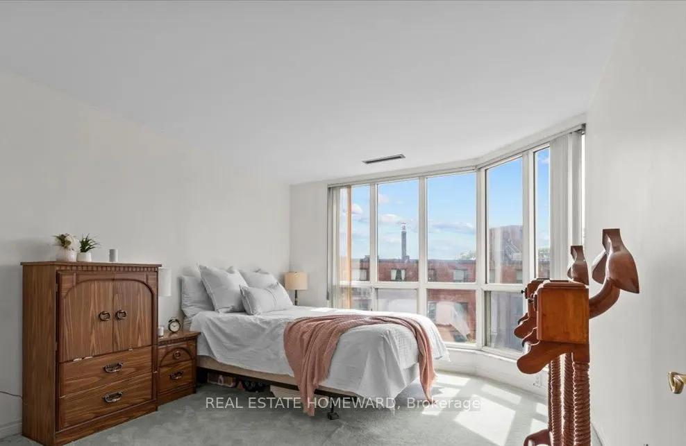 2285 Lake Shore Boulevard W, #203