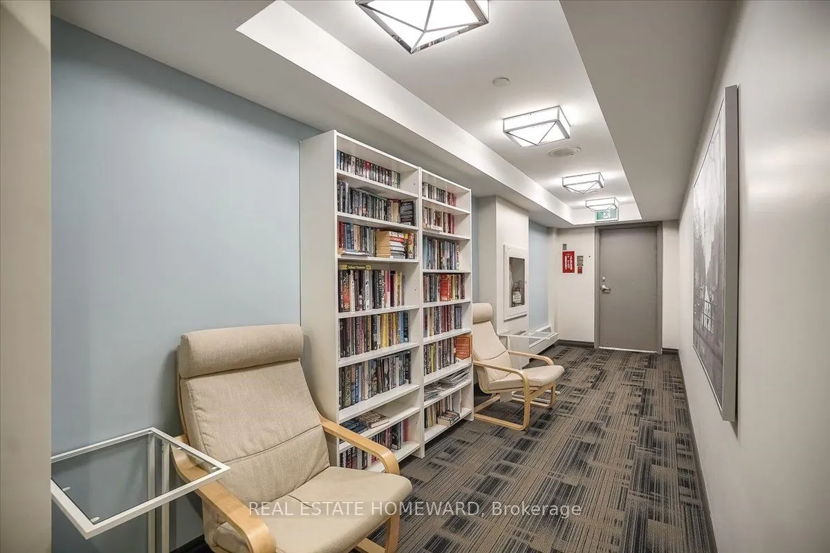 2285 Lake Shore Boulevard W, #203