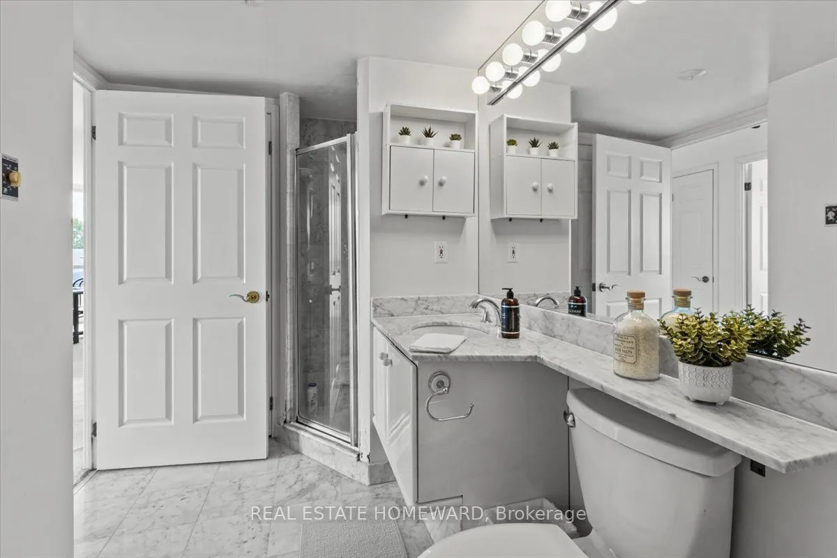 2285 Lake Shore Boulevard W, #203