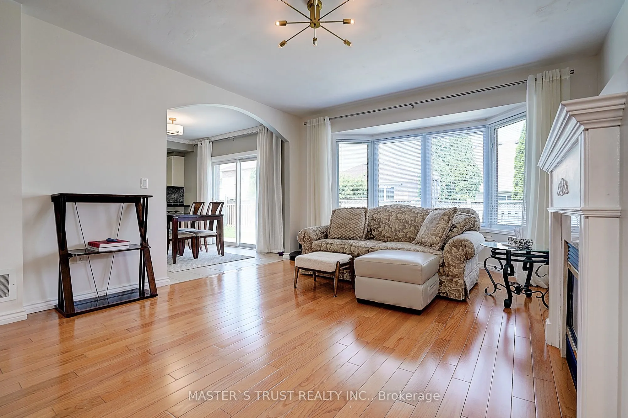 6 Courtsfield Crescent