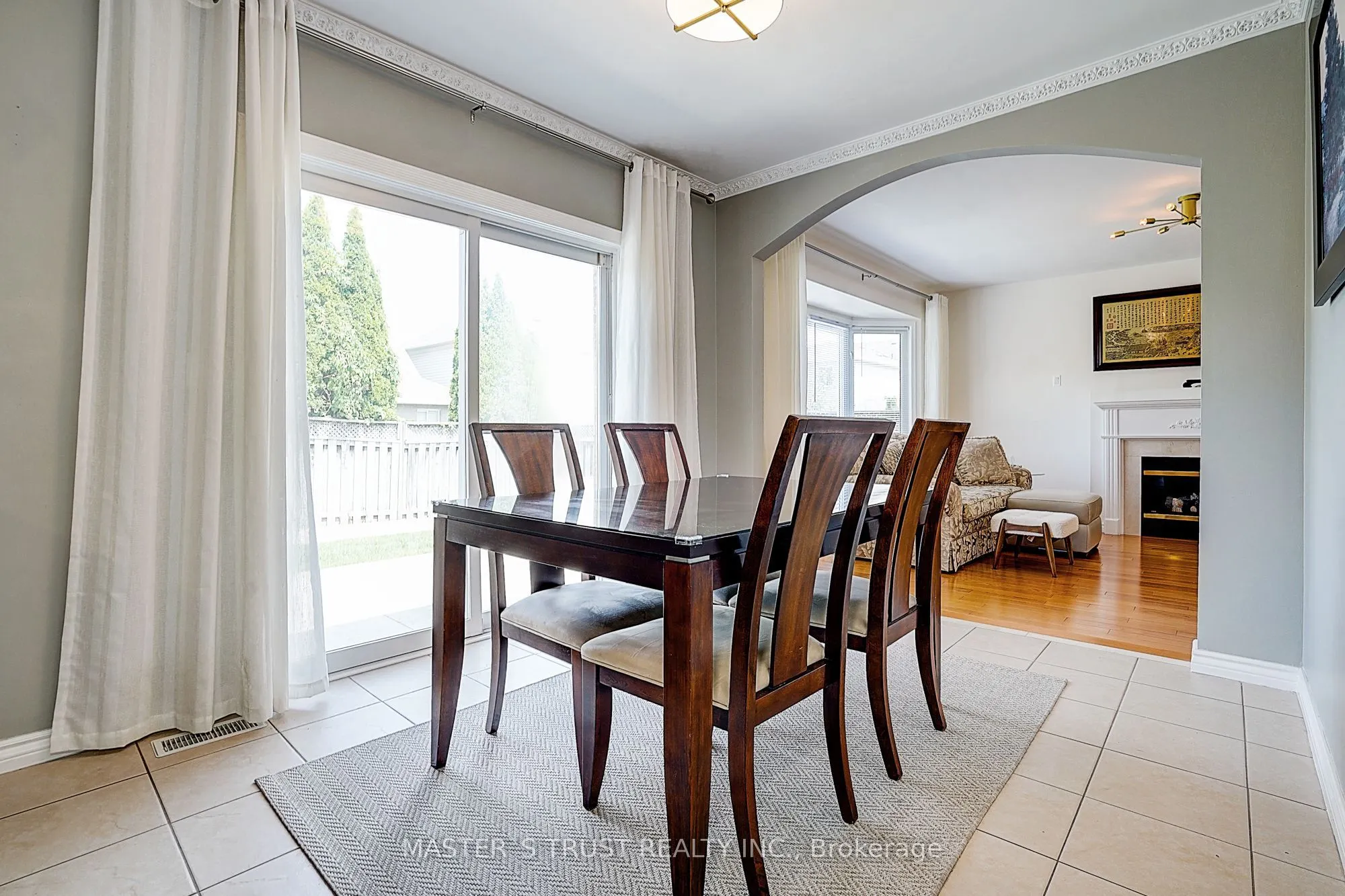 6 Courtsfield Crescent