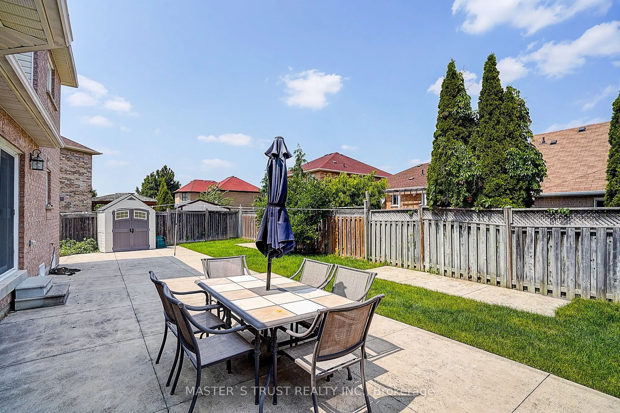 6 Courtsfield Crescent