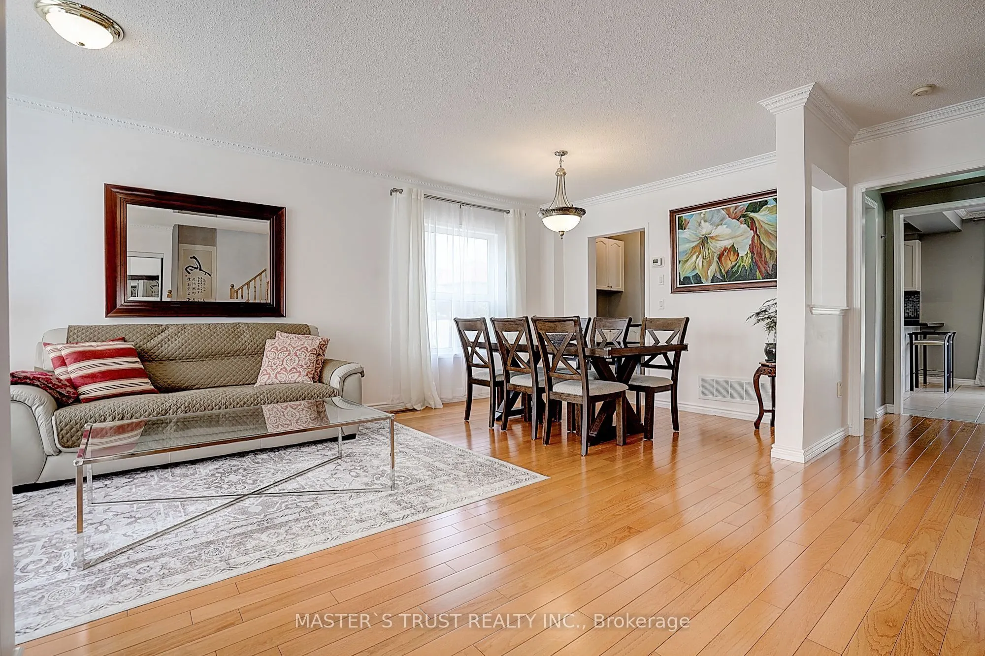 6 Courtsfield Crescent
