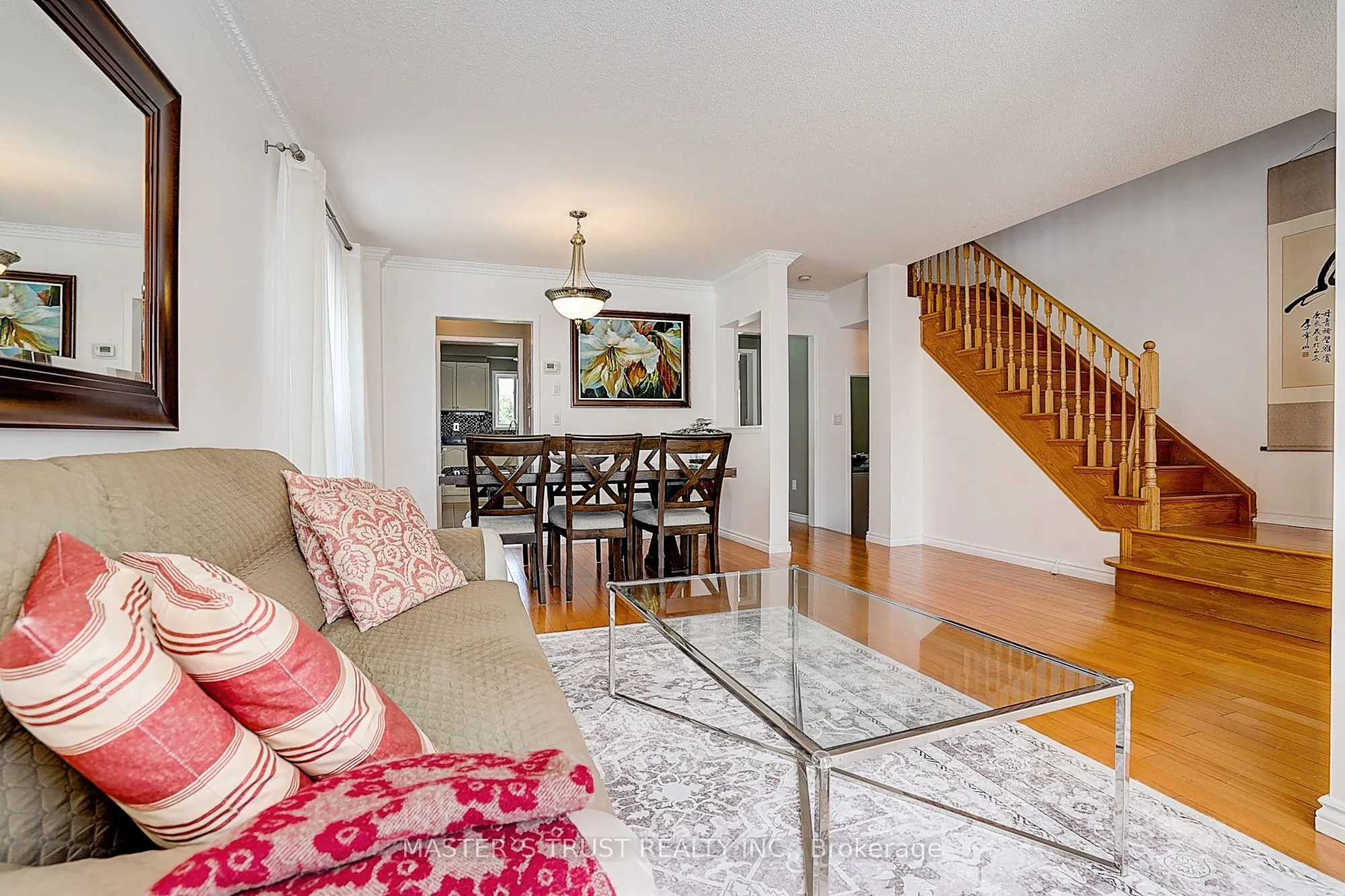 6 Courtsfield Crescent