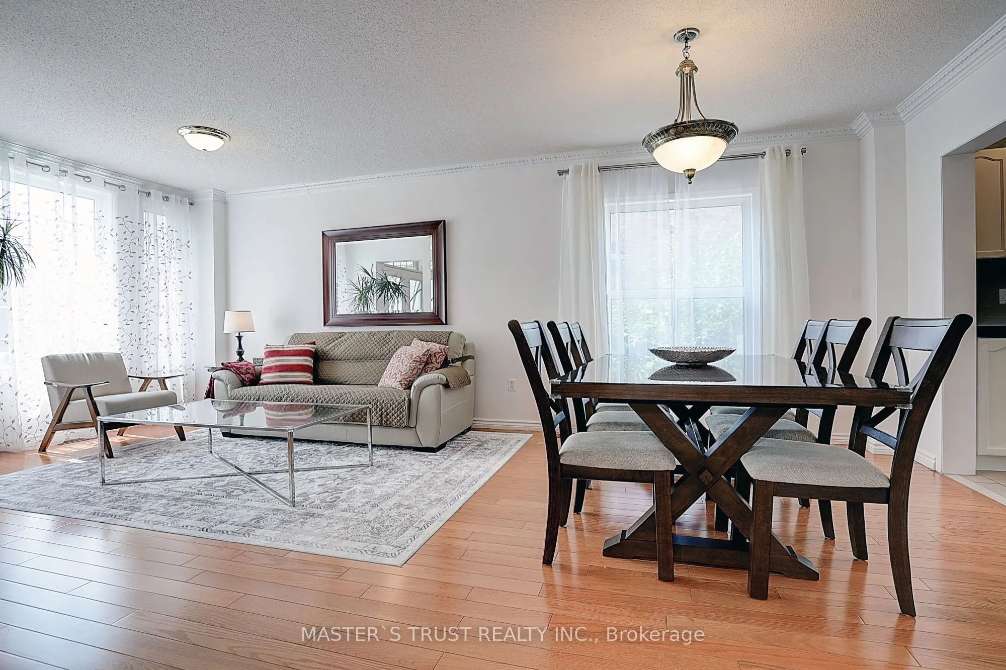 6 Courtsfield Crescent