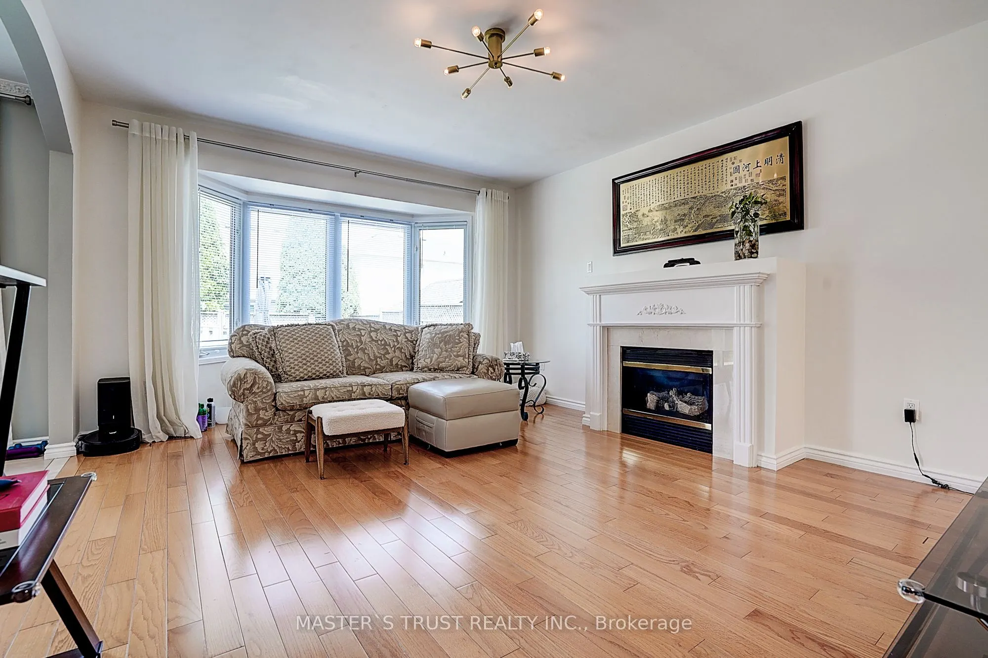 6 Courtsfield Crescent