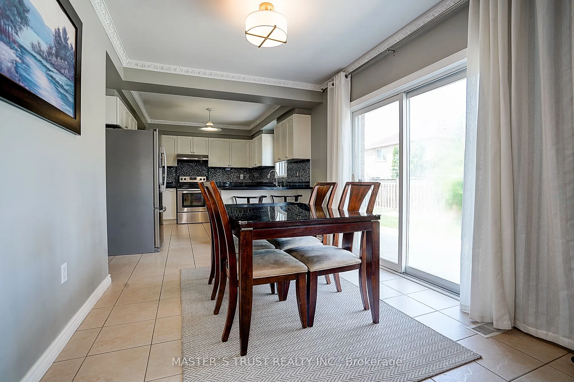 6 Courtsfield Crescent