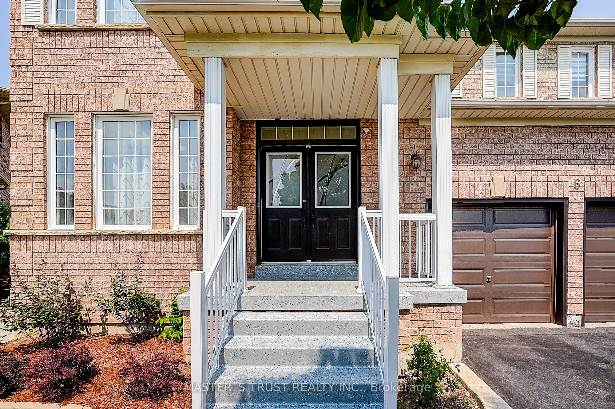 6 Courtsfield Crescent