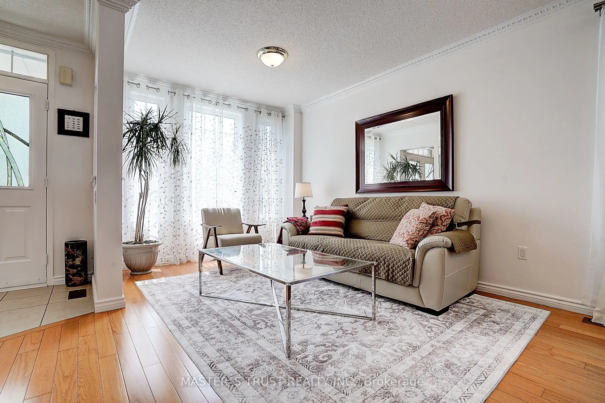 6 Courtsfield Crescent