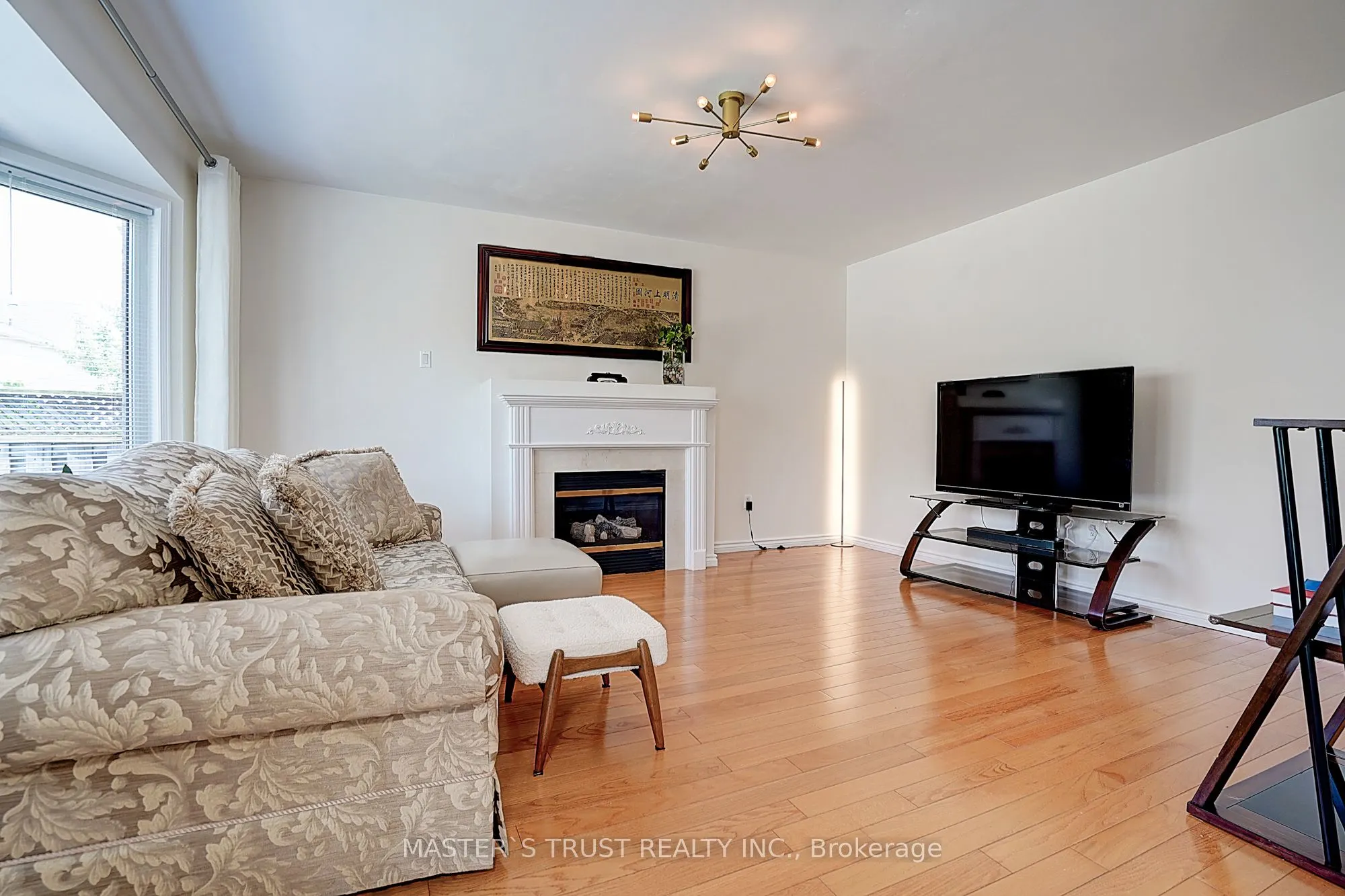 6 Courtsfield Crescent
