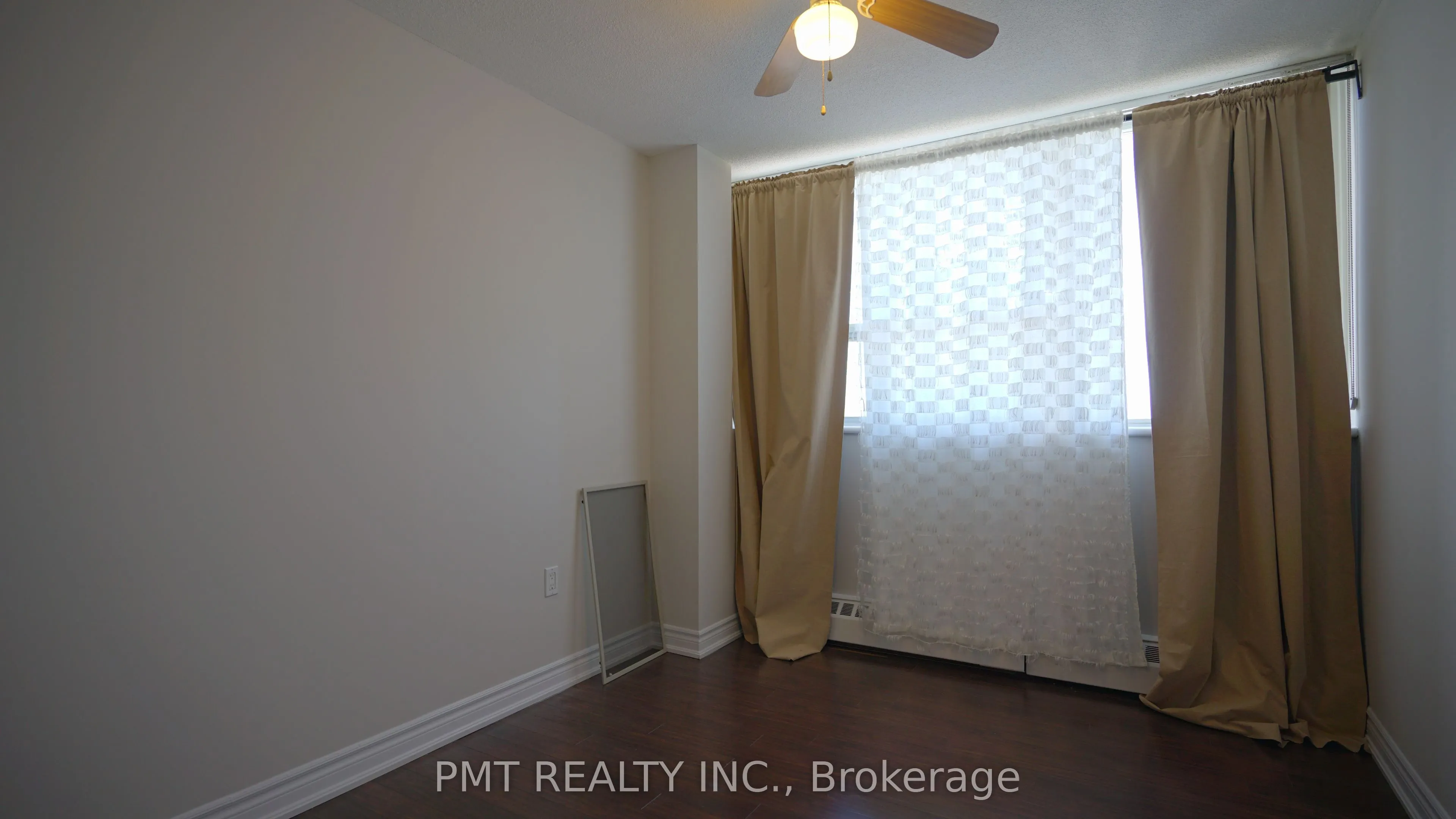 530 Lolita Gardens, #904