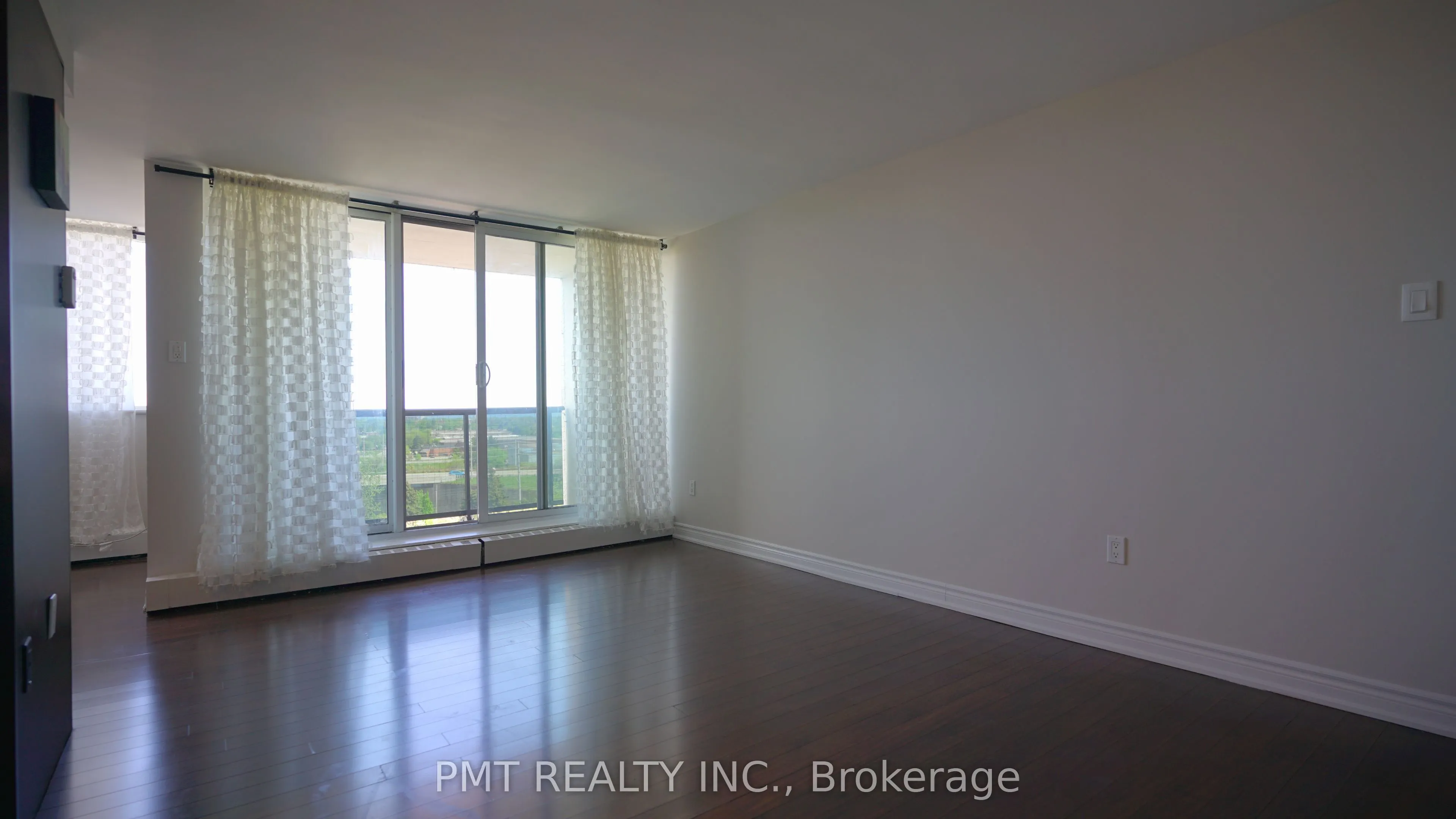 530 Lolita Gardens, #904