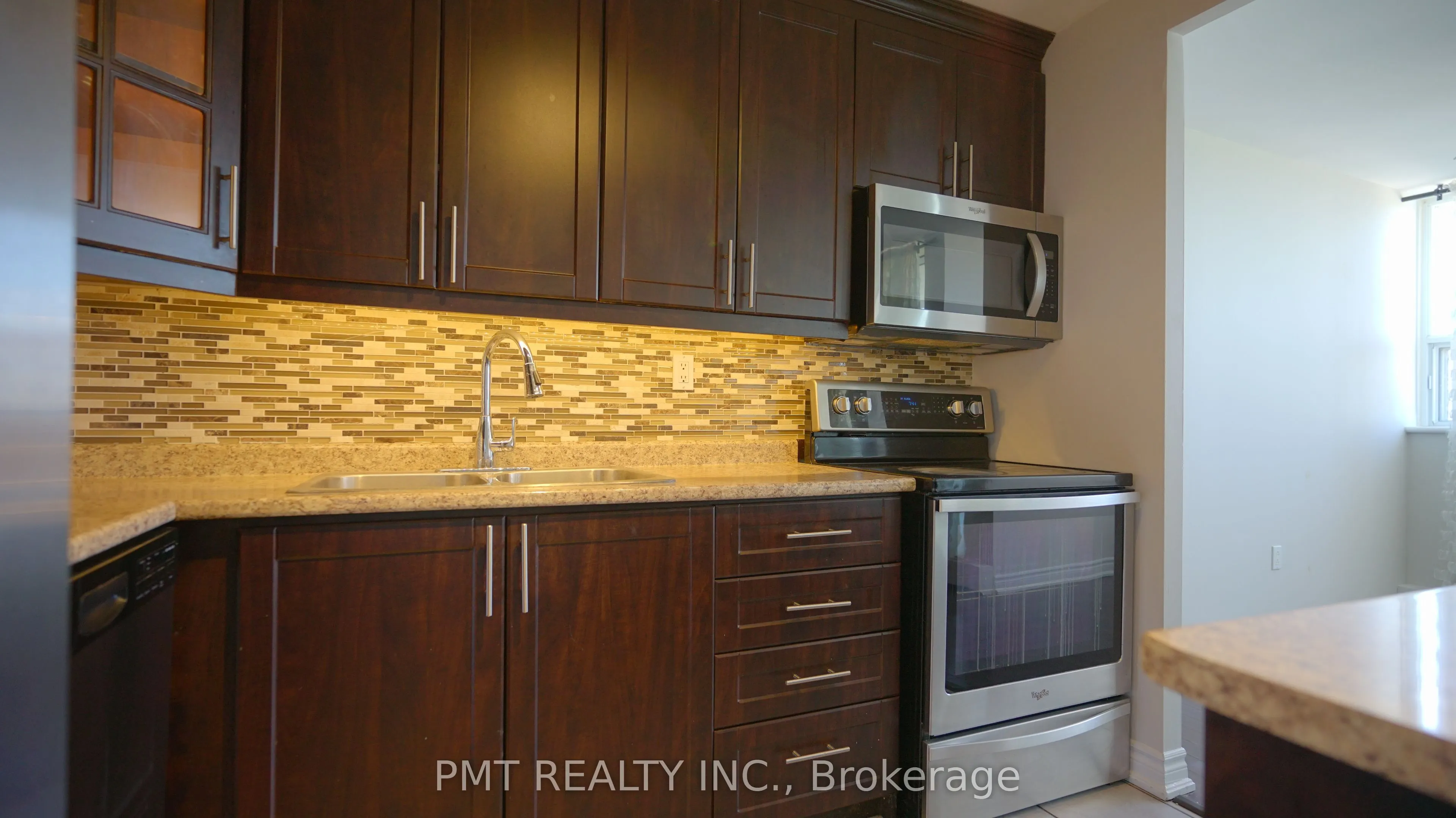 530 Lolita Gardens, #904