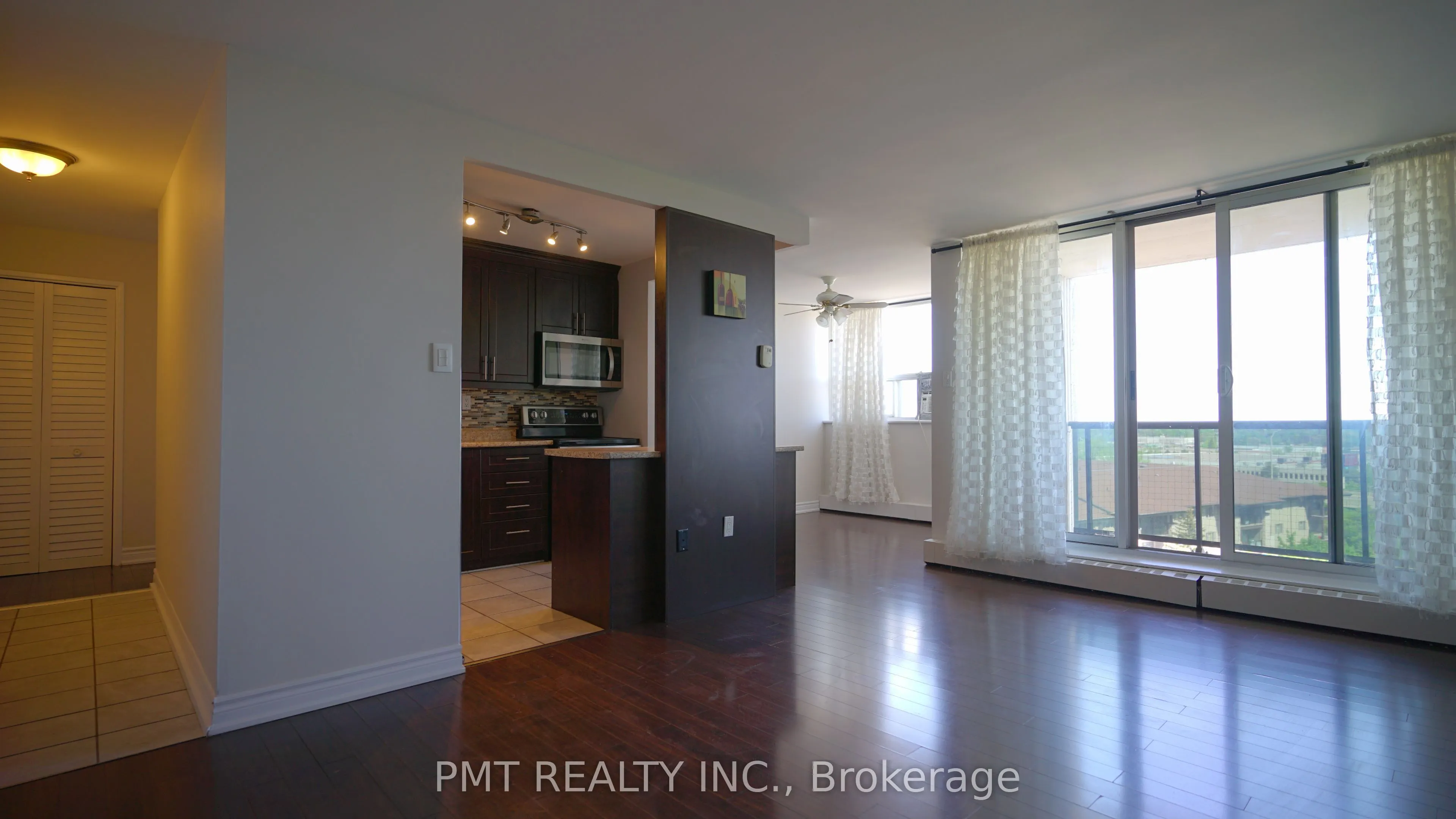 530 Lolita Gardens, #904