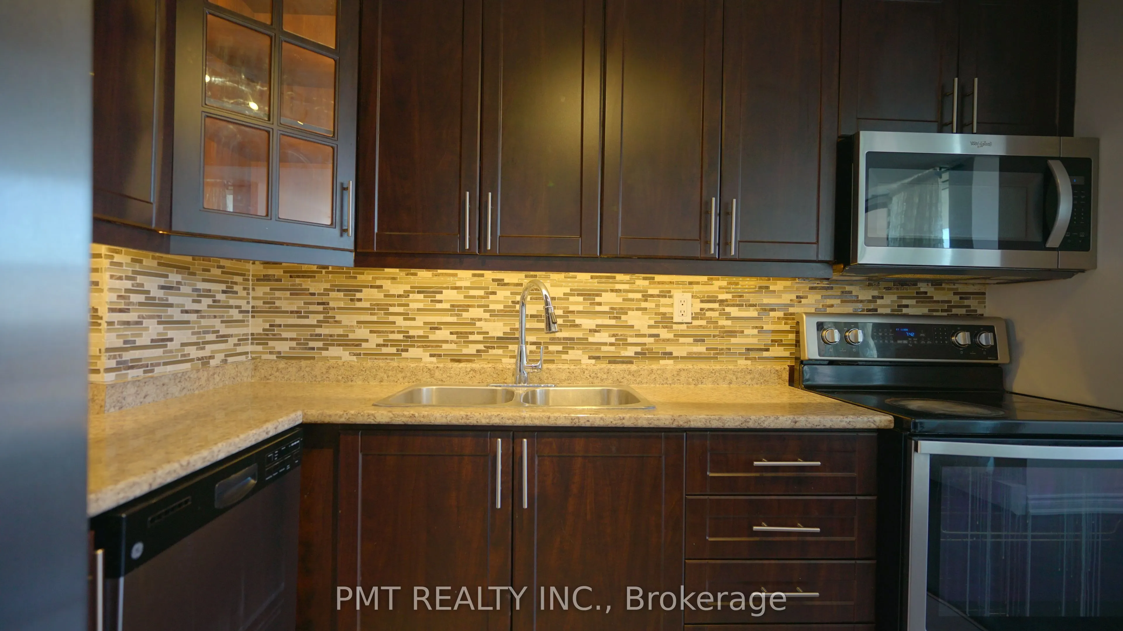 530 Lolita Gardens, #904