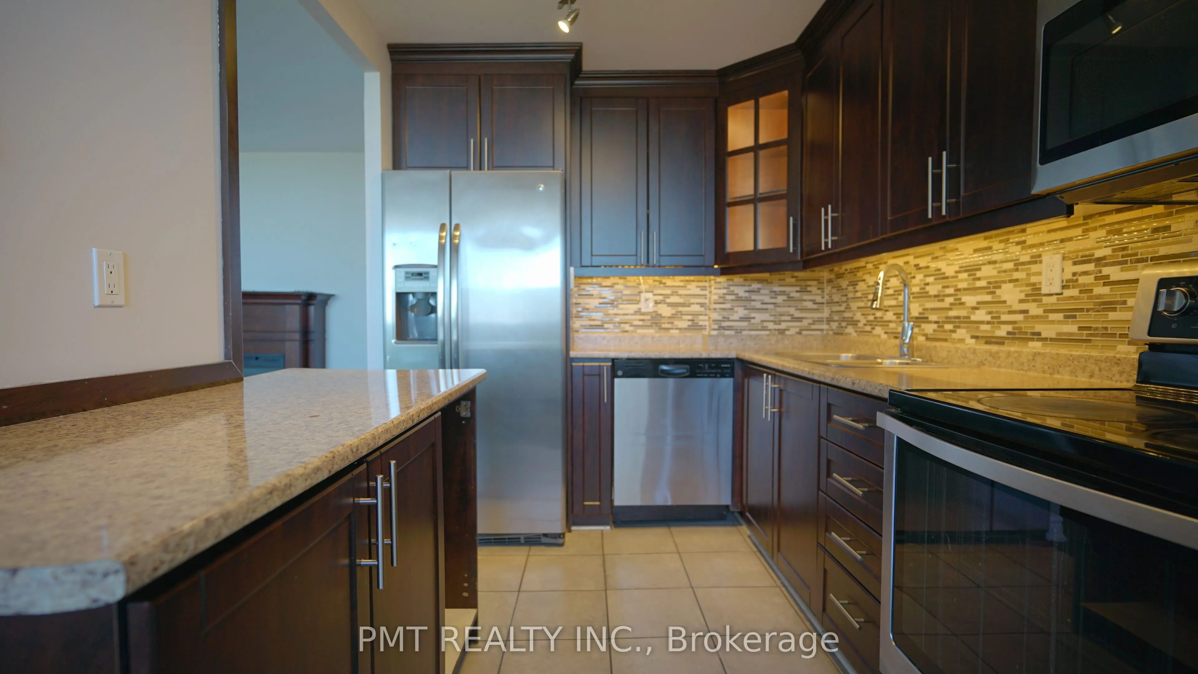 530 Lolita Gardens, #904