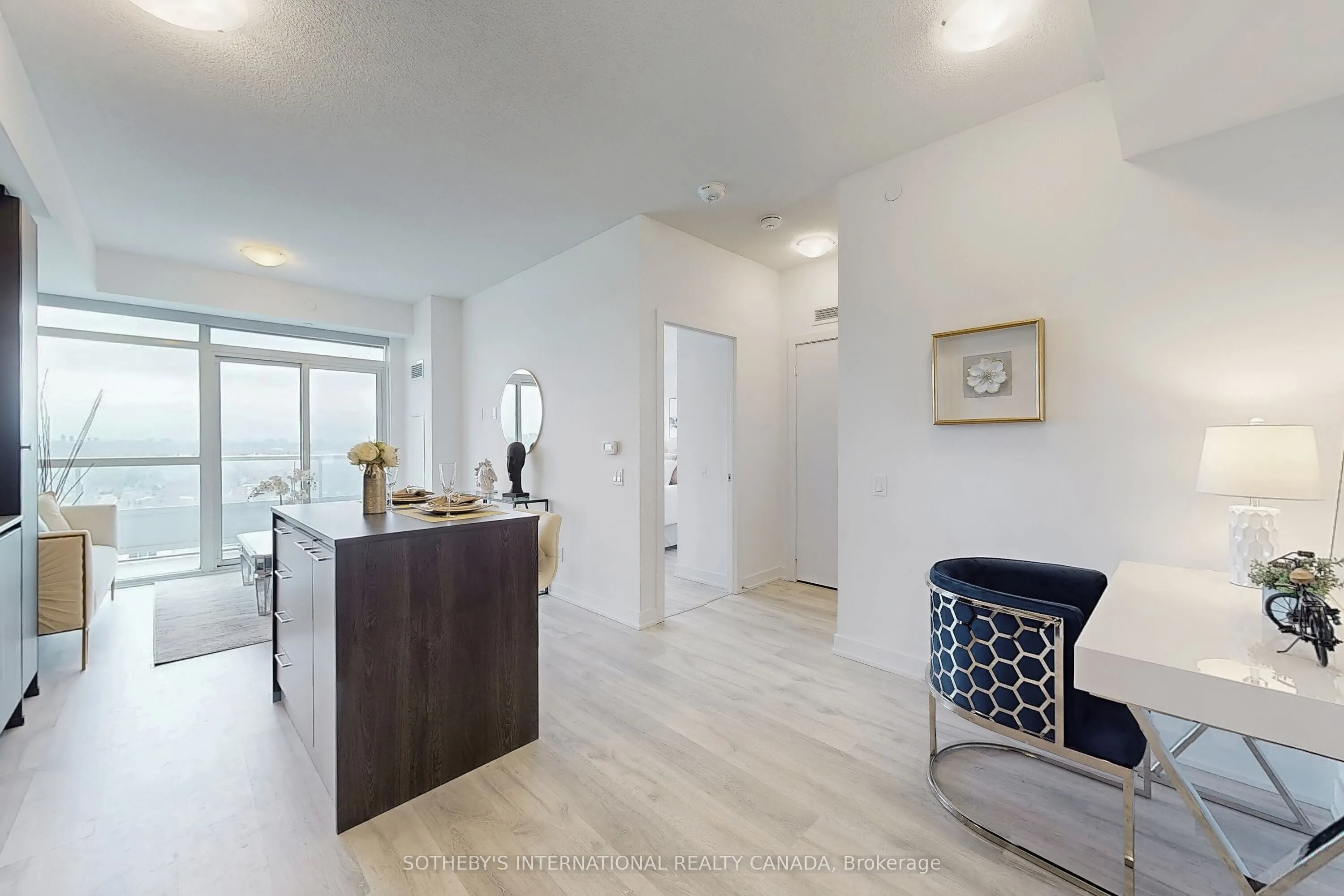 251 Manitoba Street, #2011