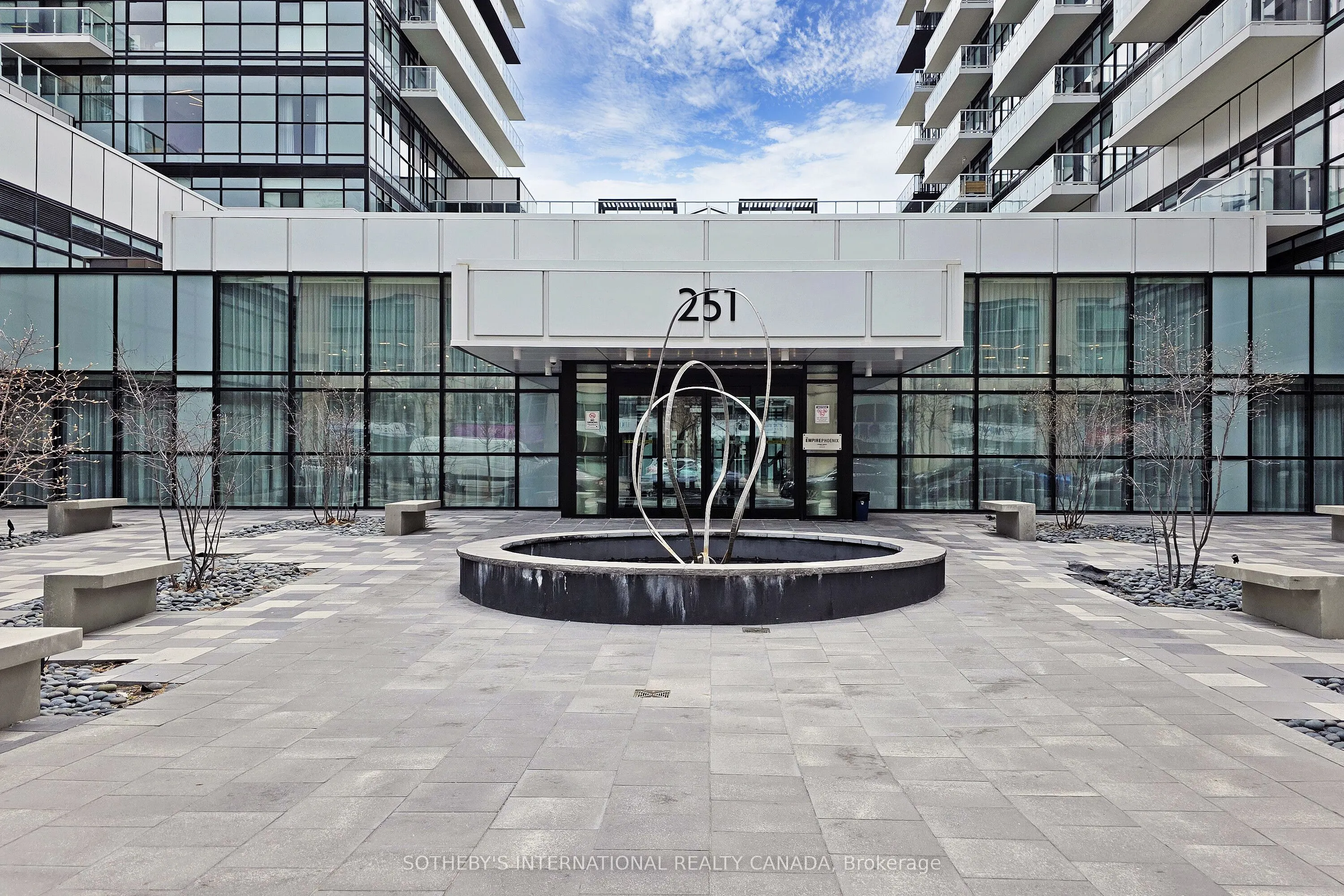 251 Manitoba Street, #2011