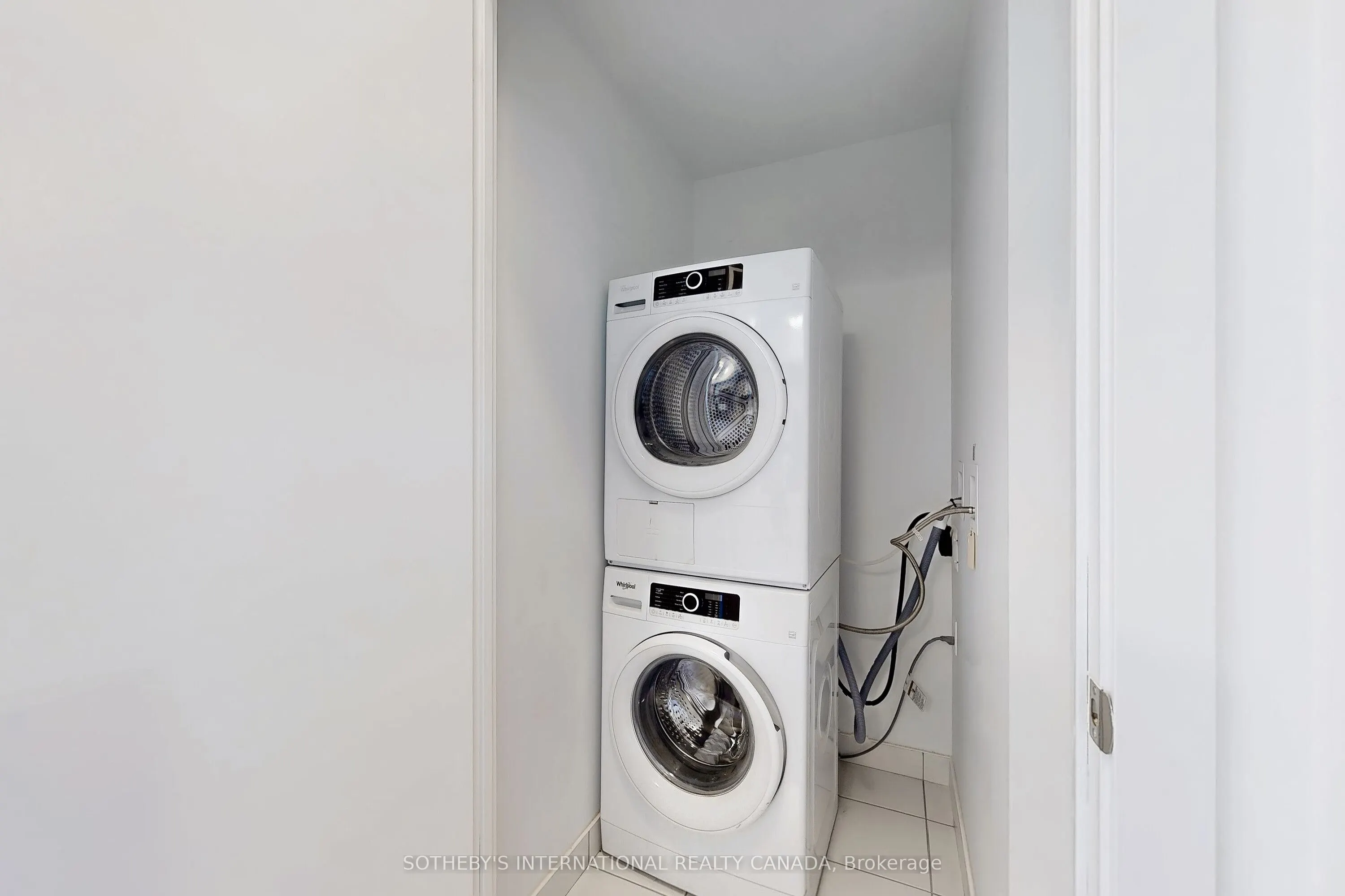 251 Manitoba Street, #2011