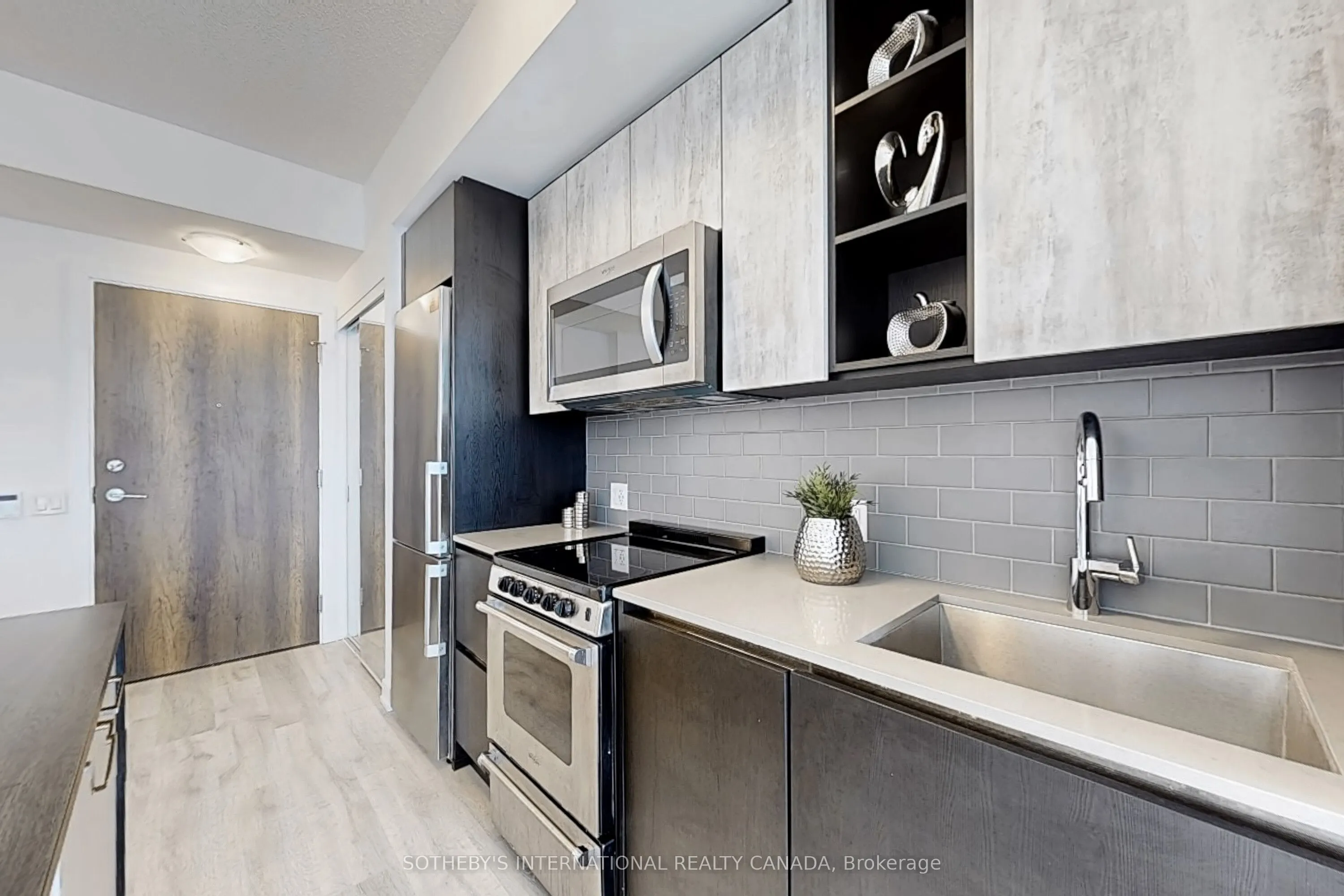 251 Manitoba Street, #2011