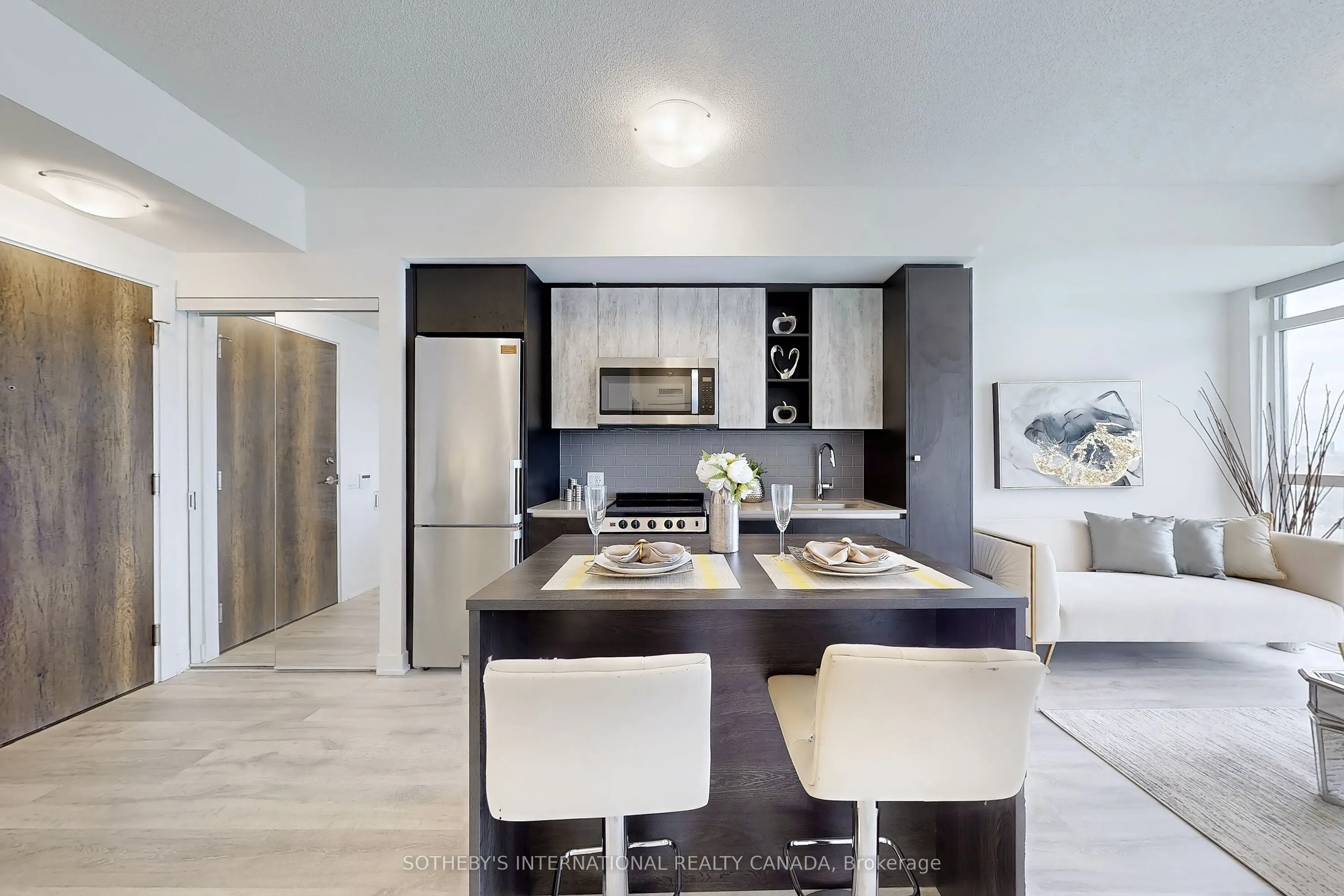 251 Manitoba Street, #2011