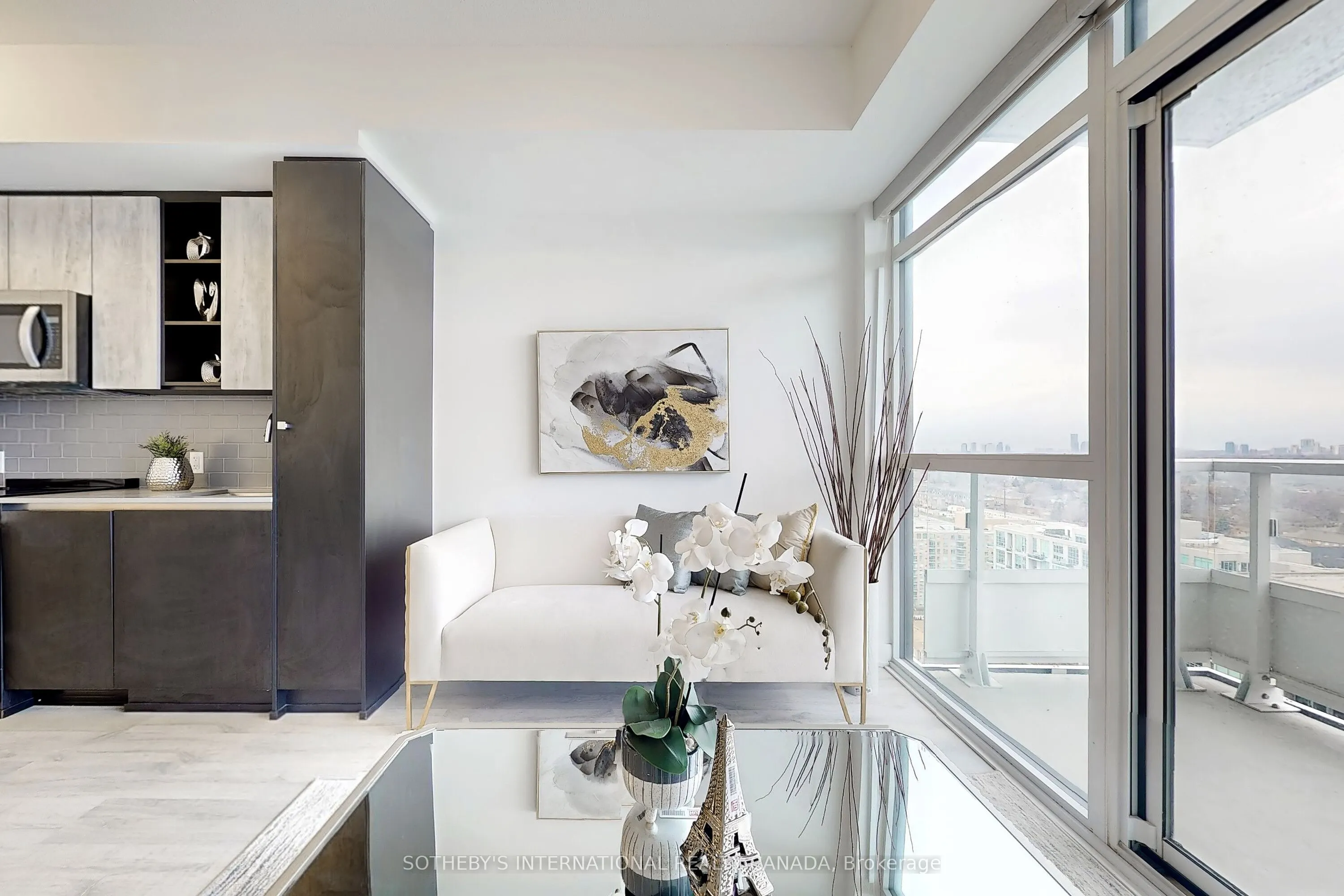 251 Manitoba Street, #2011