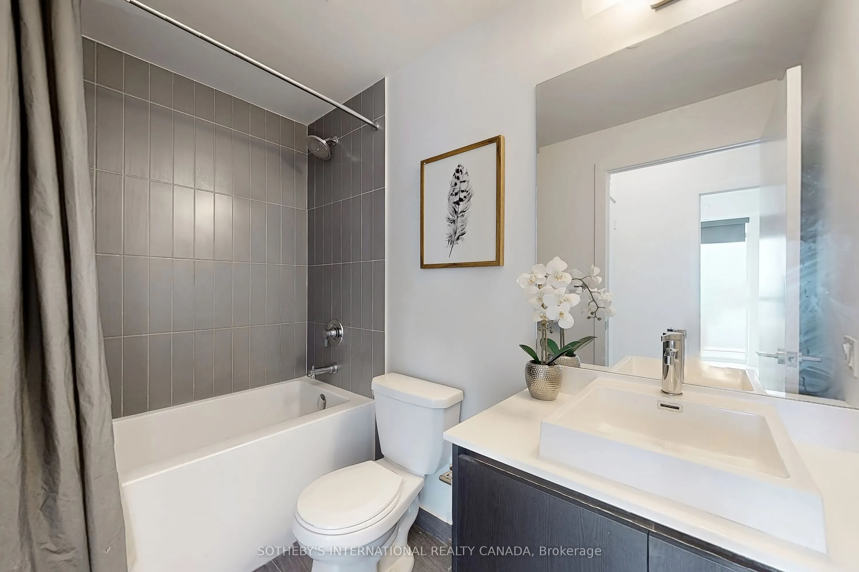 251 Manitoba Street, #2011