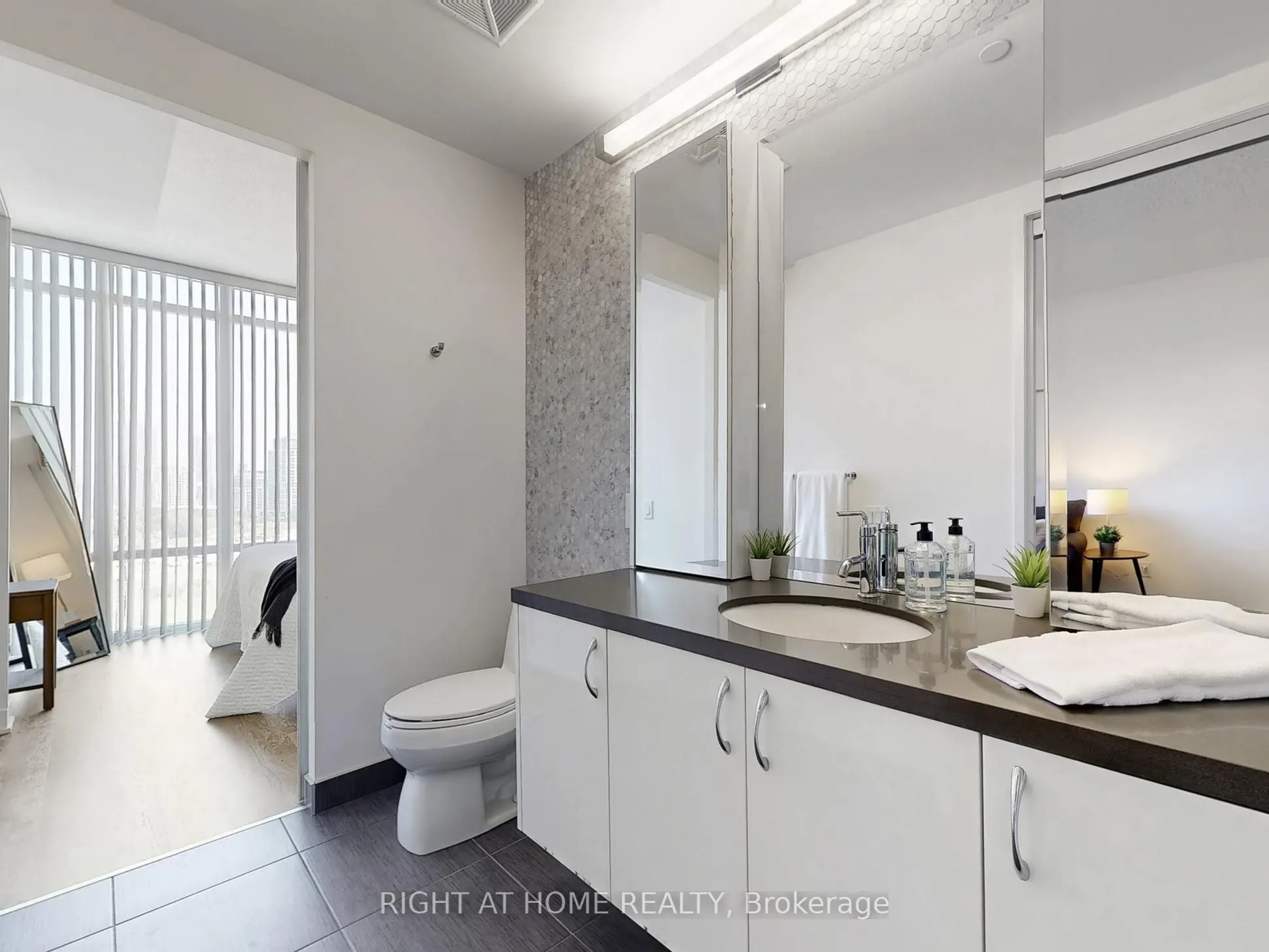 90 Park Lawn Road, #1209