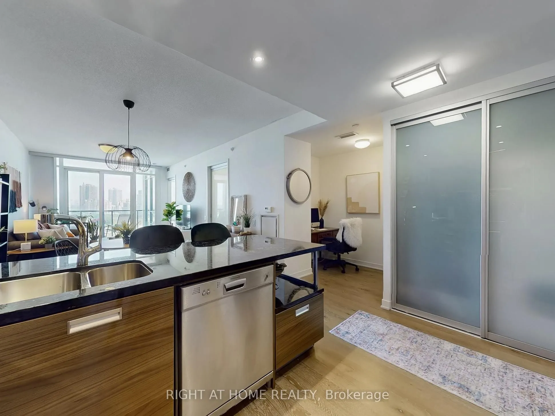 90 Park Lawn Road, #1209