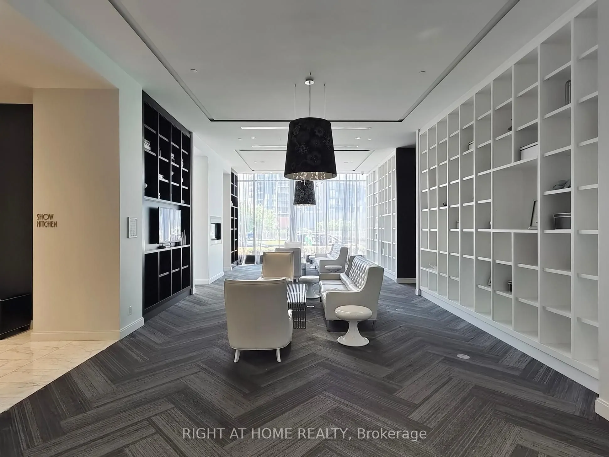 90 Park Lawn Road, #1209