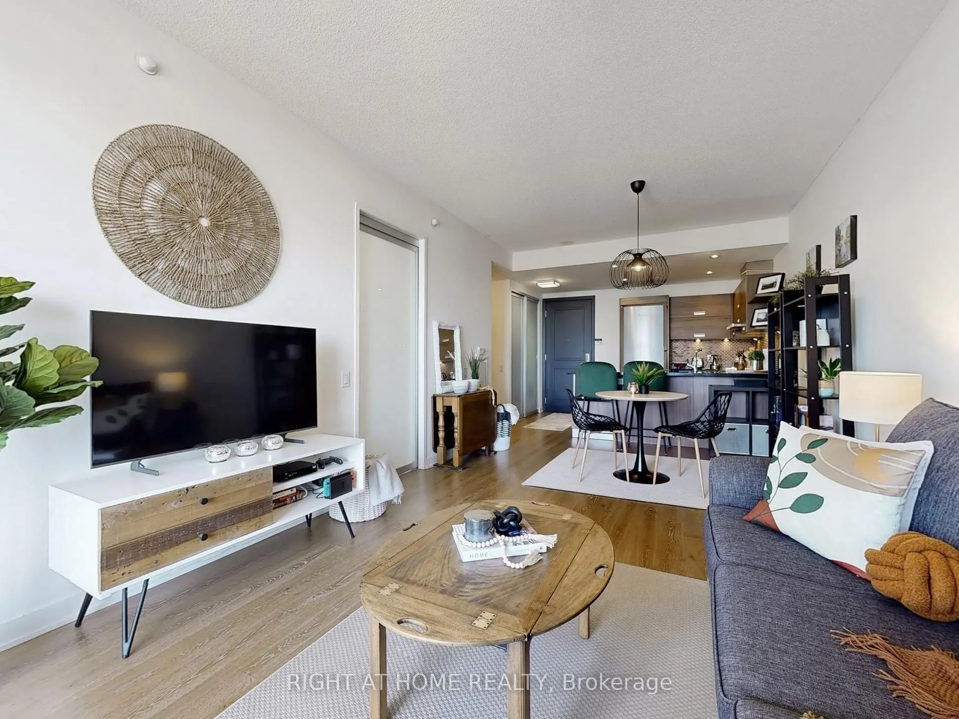 90 Park Lawn Road, #1209