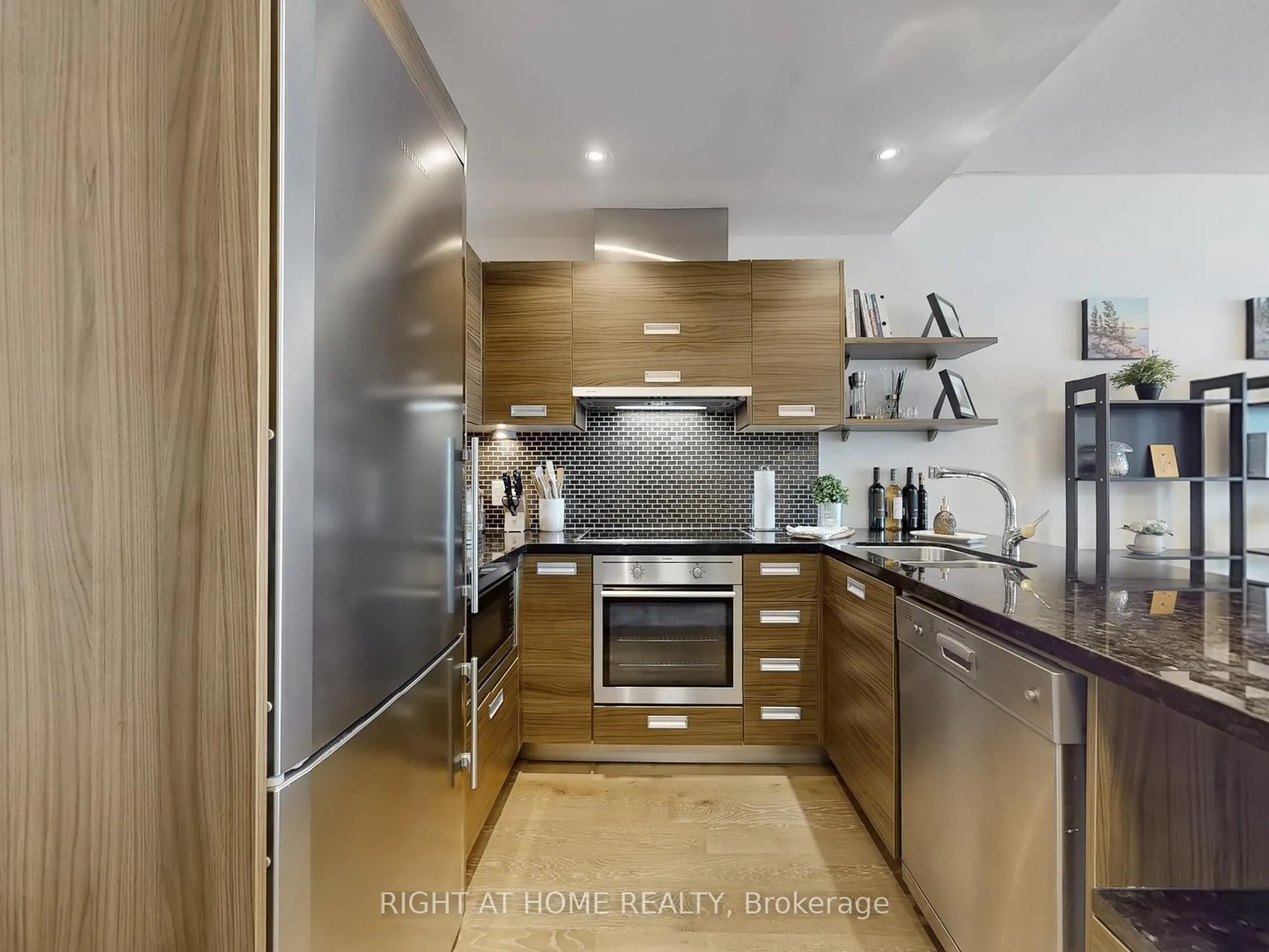 90 Park Lawn Road, #1209