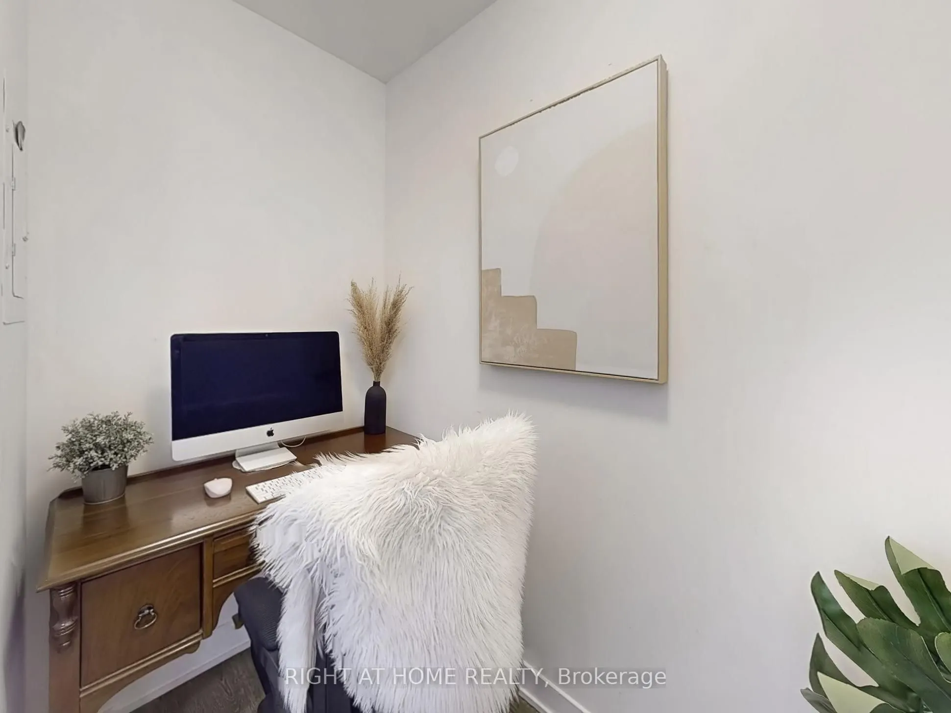 90 Park Lawn Road, #1209