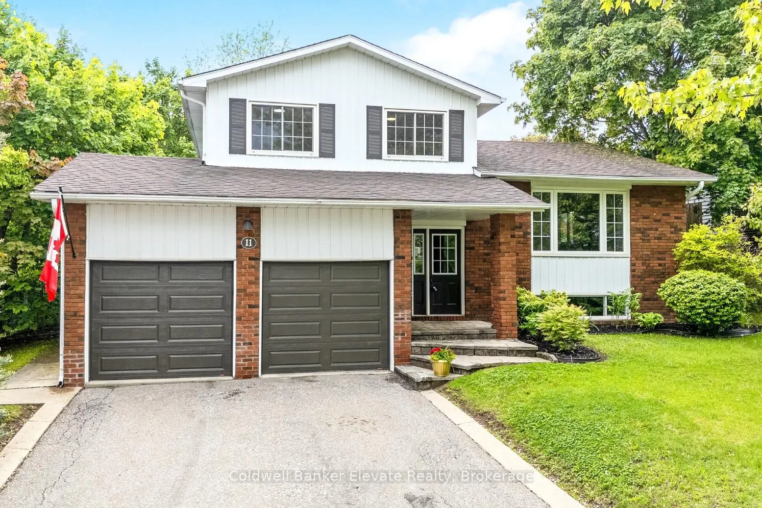 11 Hillside Drive