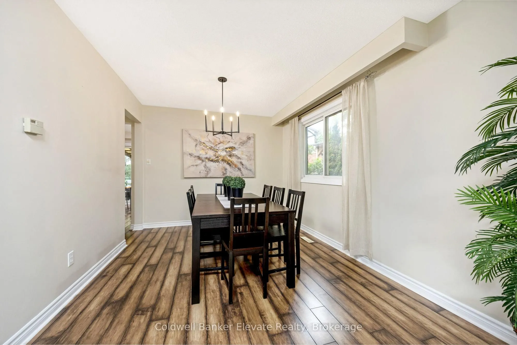11 Hillside Drive
