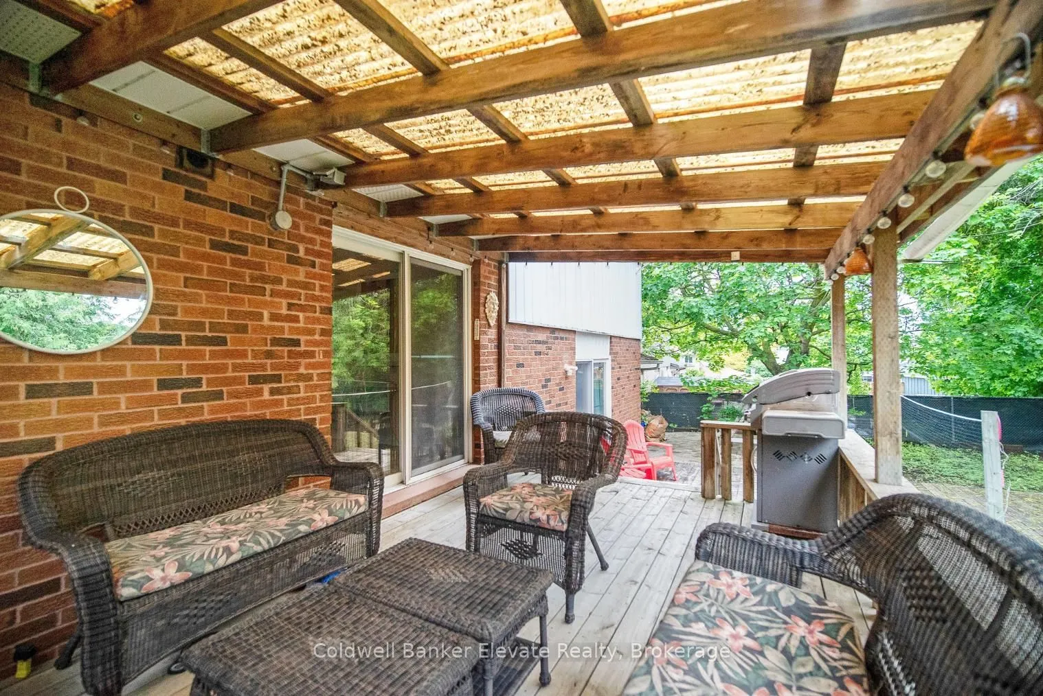 11 Hillside Drive