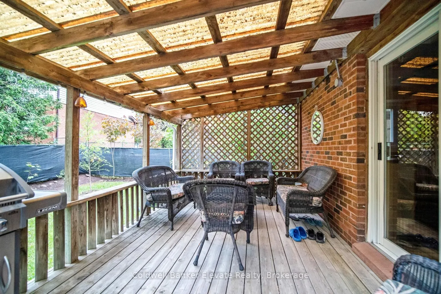 11 Hillside Drive