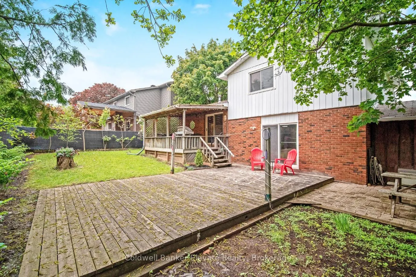 11 Hillside Drive