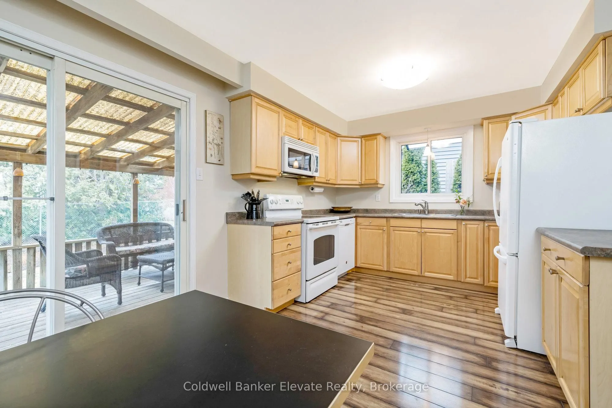 11 Hillside Drive