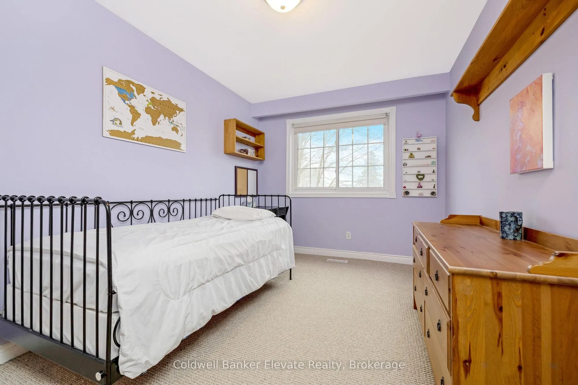 11 Hillside Drive