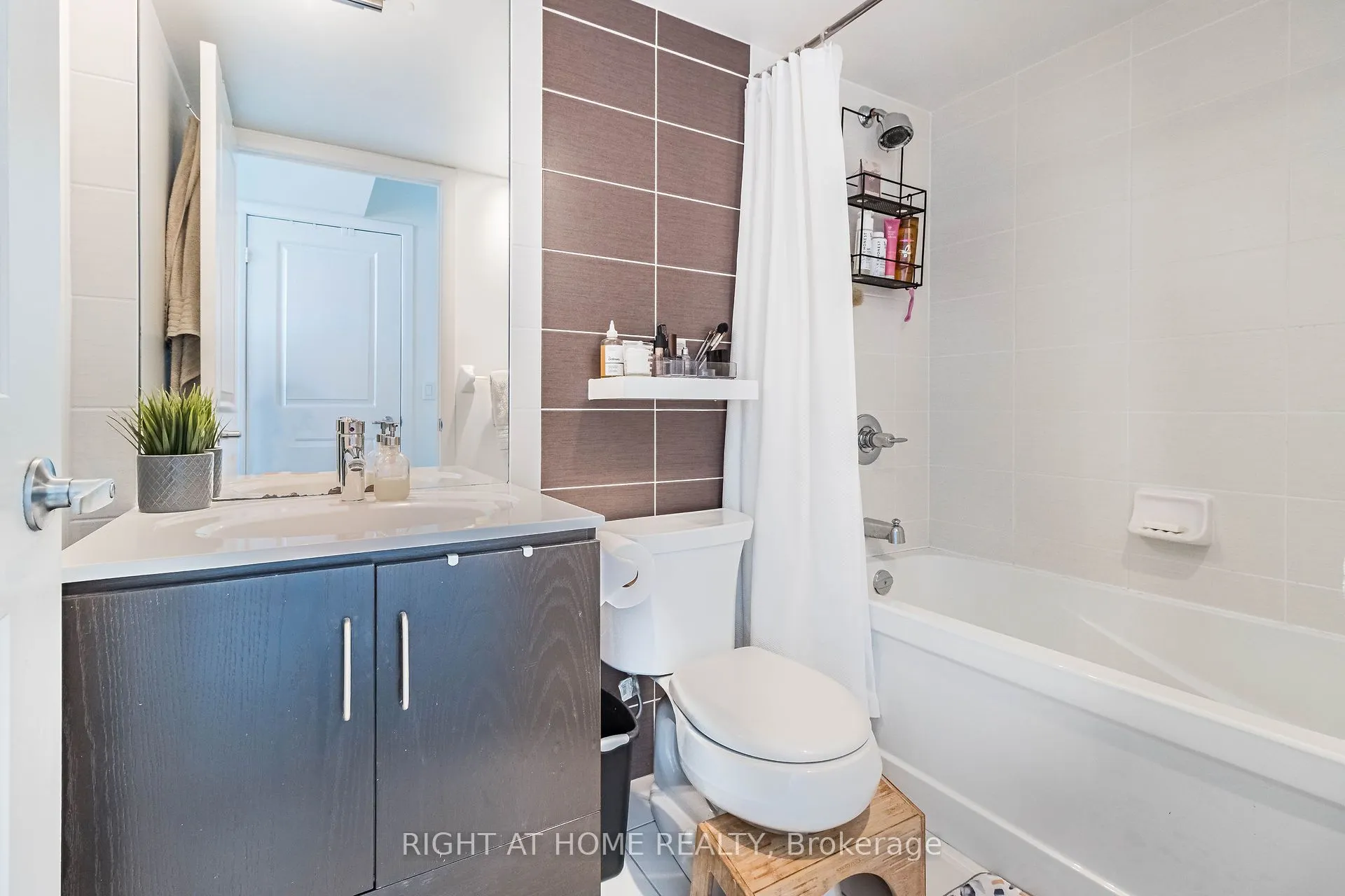 205 Sherway Gardens Road, #1609
