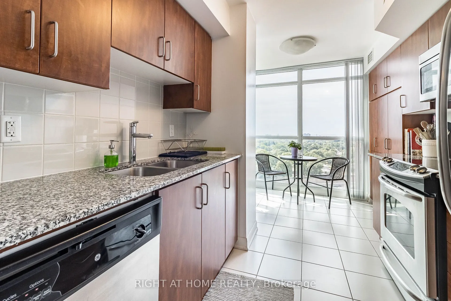 205 Sherway Gardens Road, #1609