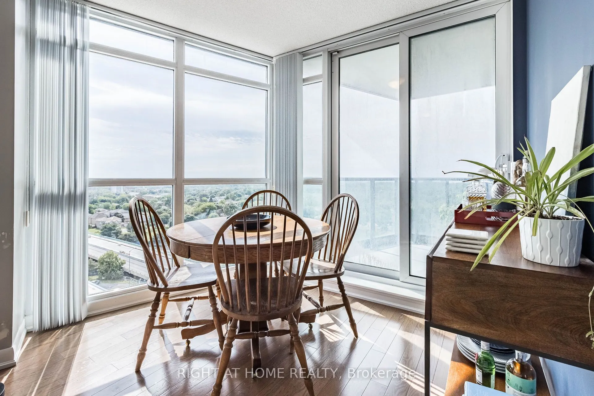 205 Sherway Gardens Road, #1609