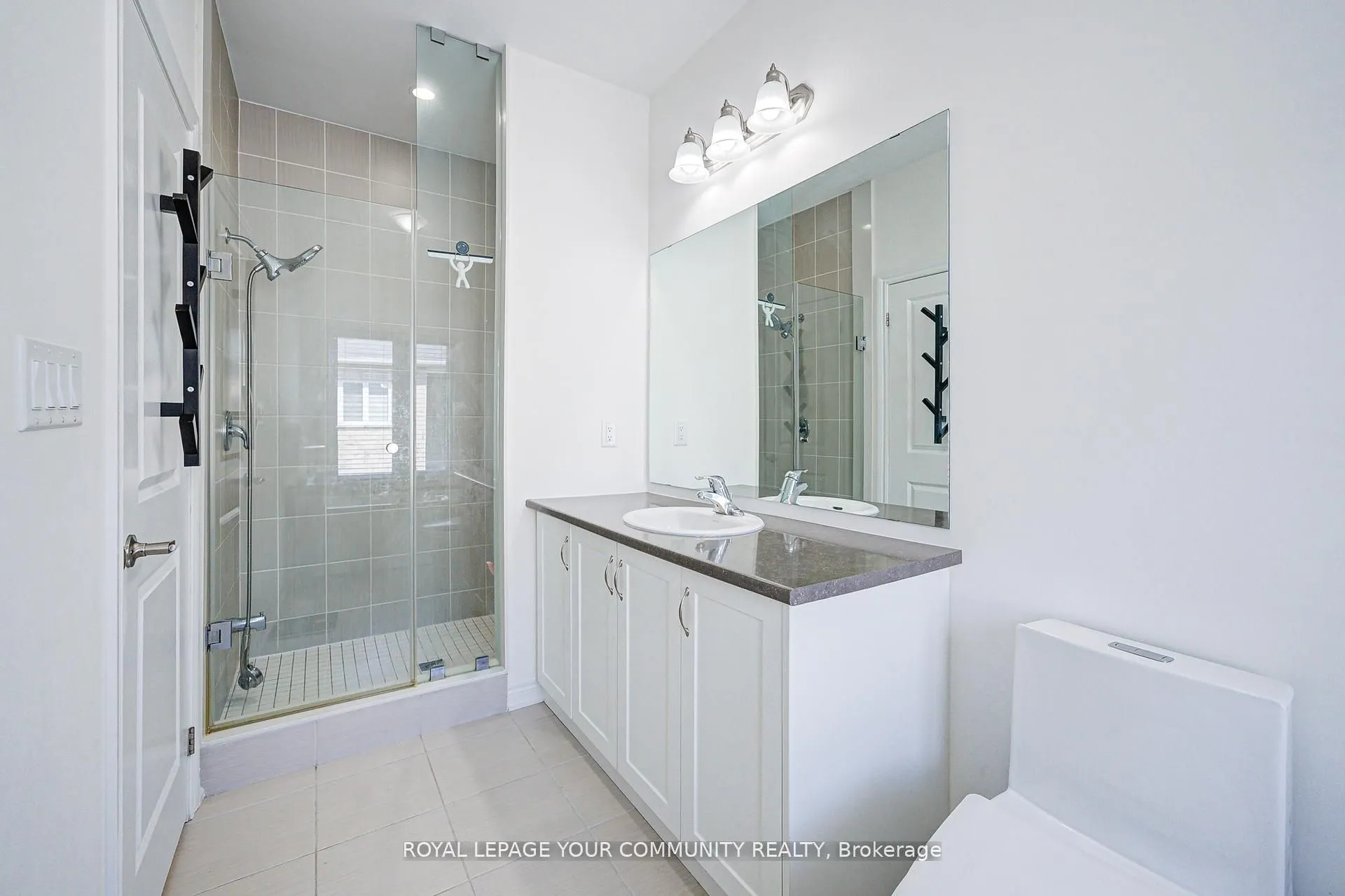 16 Angelfish Road